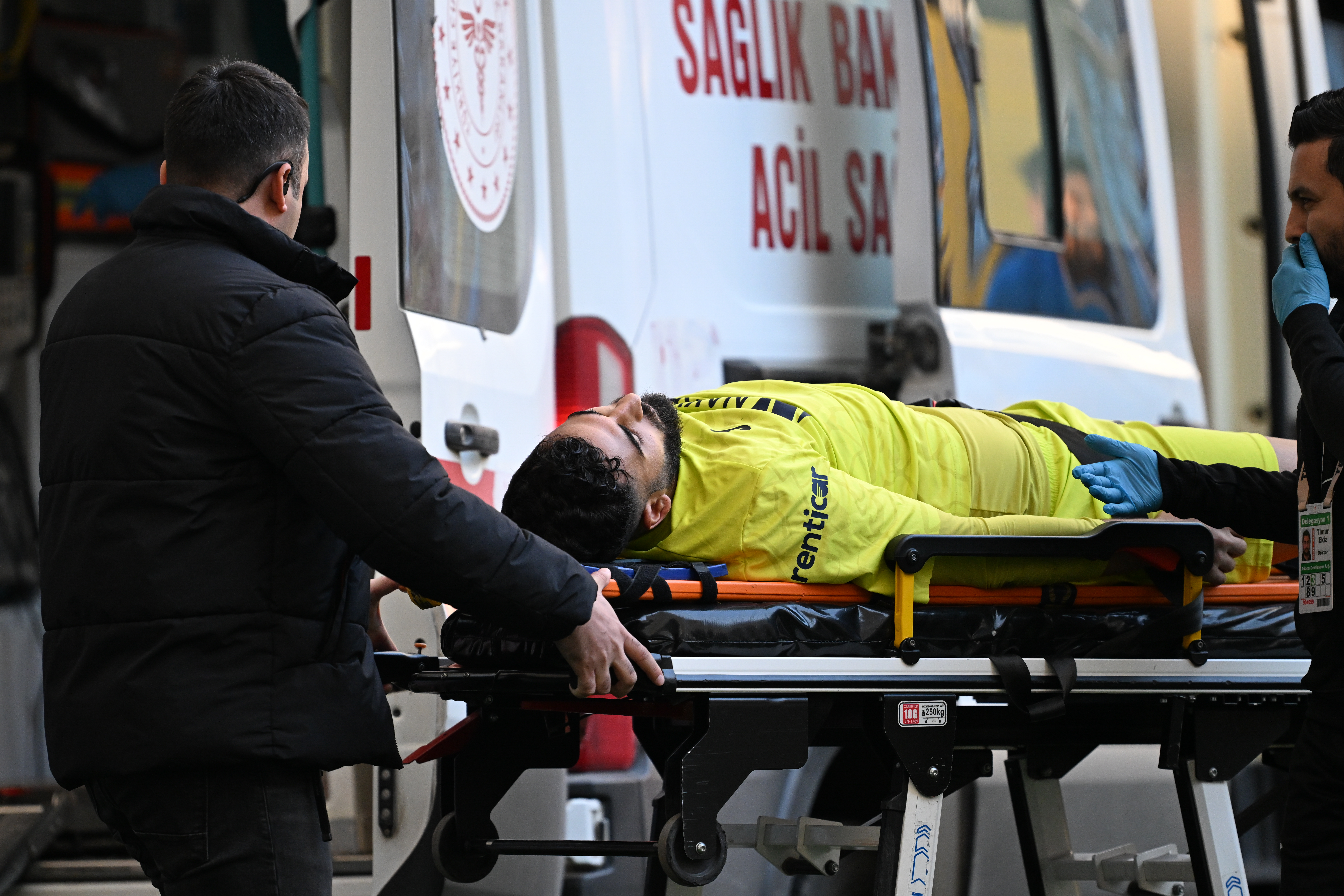 Adana Demirspor-Bodrum FK maçında korkutan sakatlık! Ambulansla hastaneye götürüldü