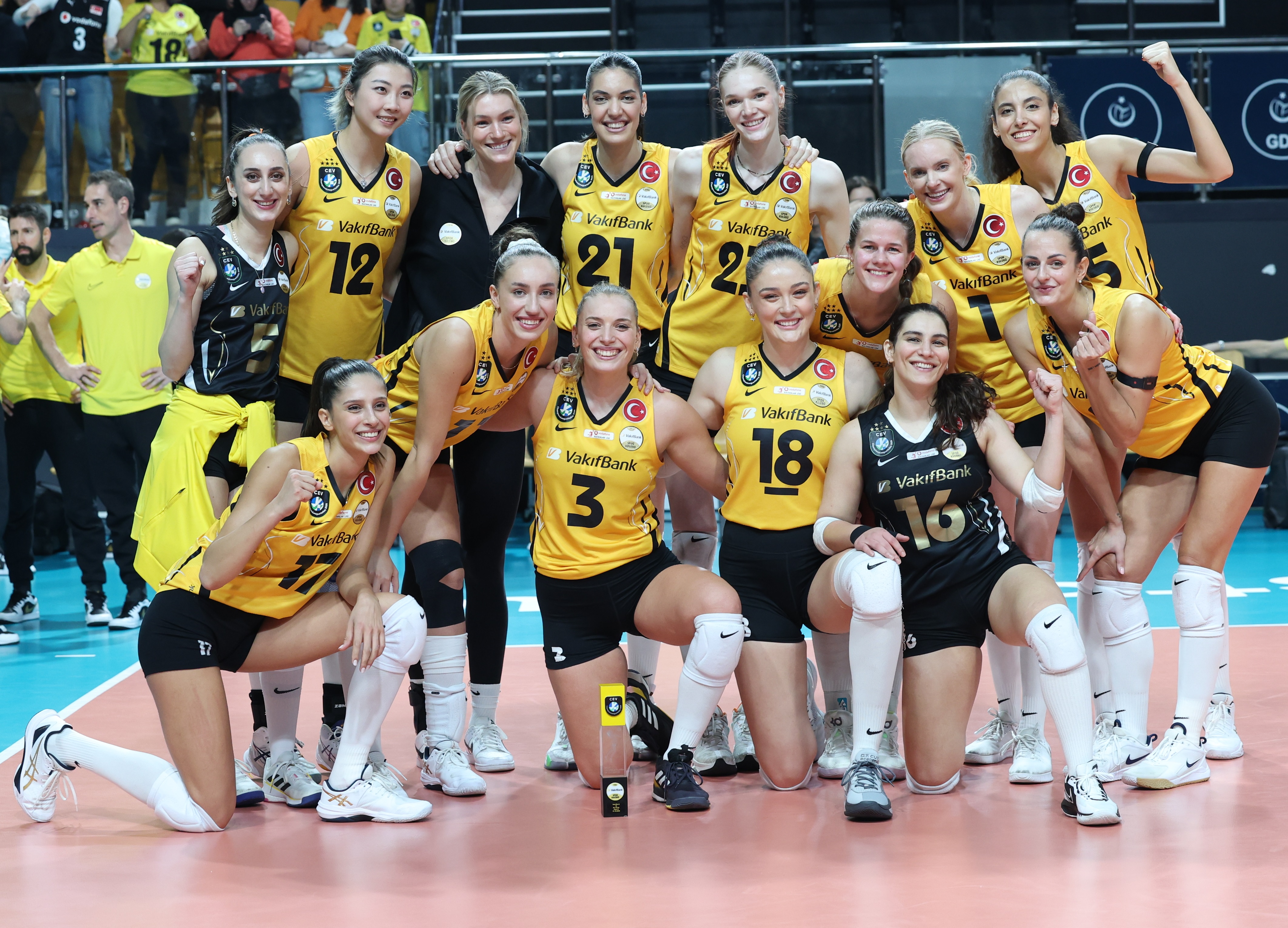 VakıfBank'ın çeyrek finalde rakibi Fenerbahçe