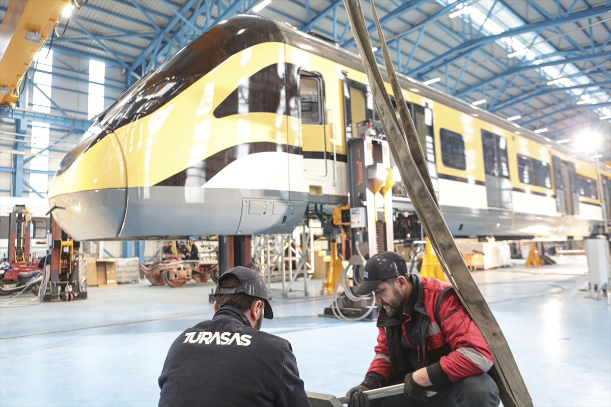 İlk üretim tamamlandı! Milli Banliyö Tren Seti yola çıktı