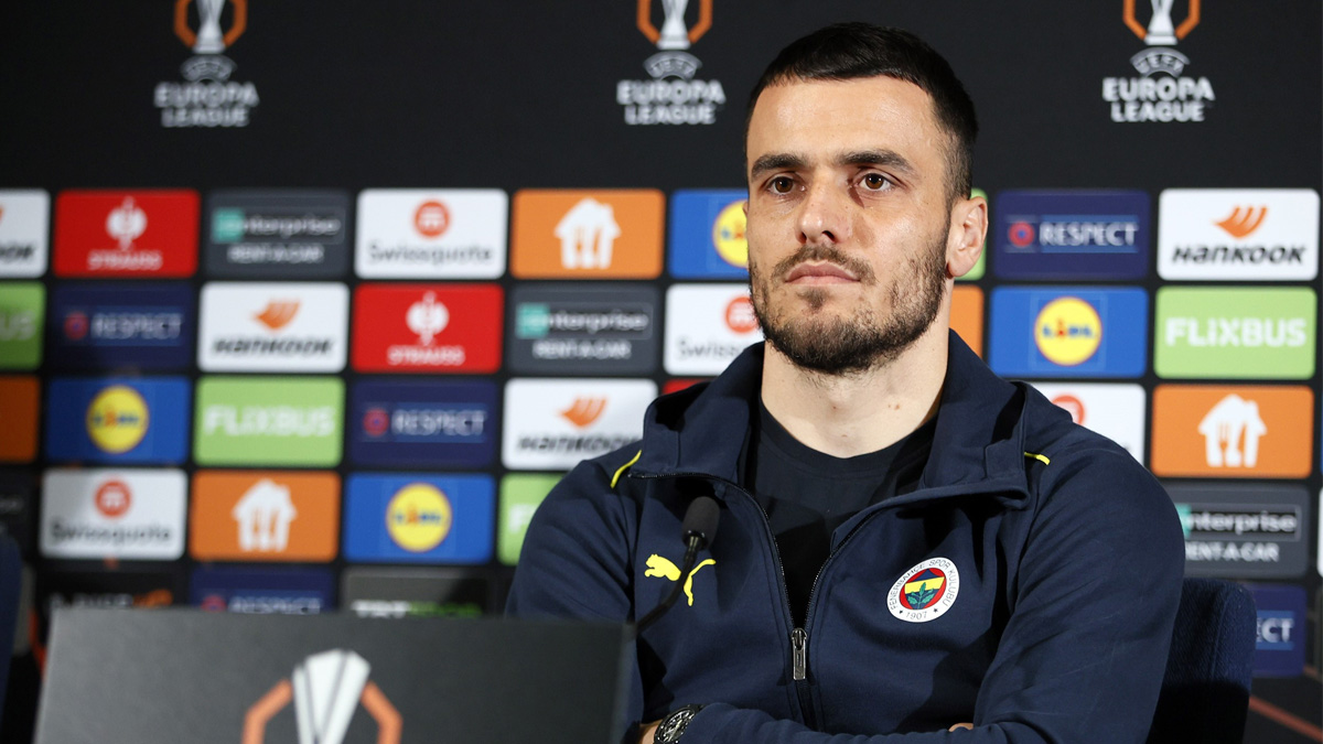 Juventus ile pazarlıklar devam ediyor! Fenerbahçe'de Filip Kostic gelişmesi