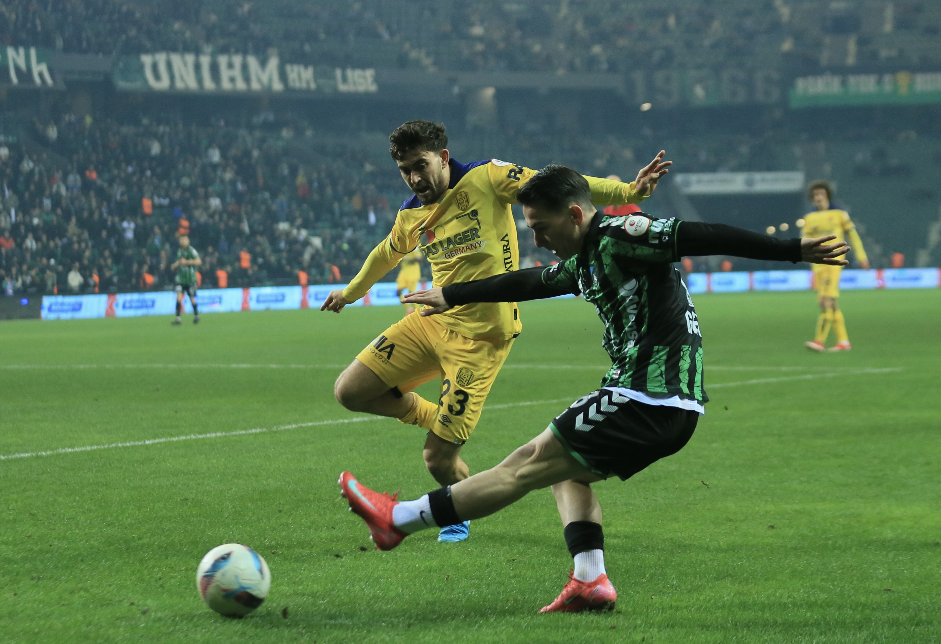 Kocaelispor ile Ankaragücü puanları paylaştı