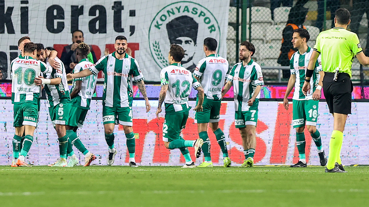Süper Lig'de ilginç durum! Kırmızı kart gören takımlar puanı kaptı