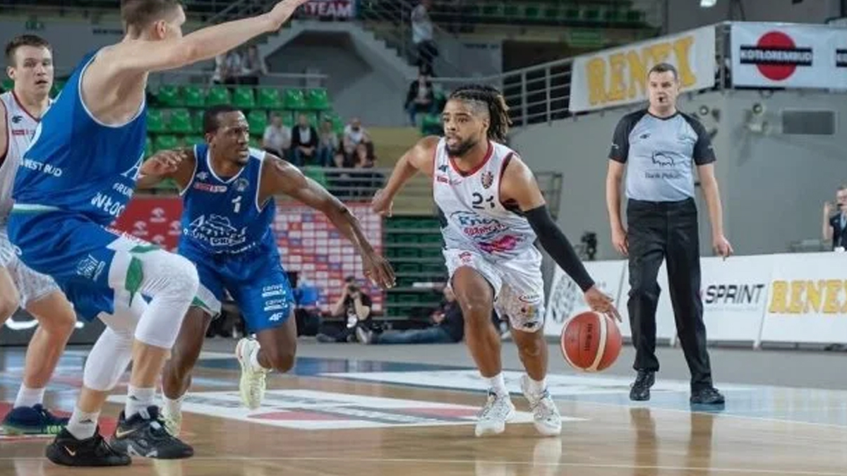 Karşıyaka, Mike Smith'i transfer etti