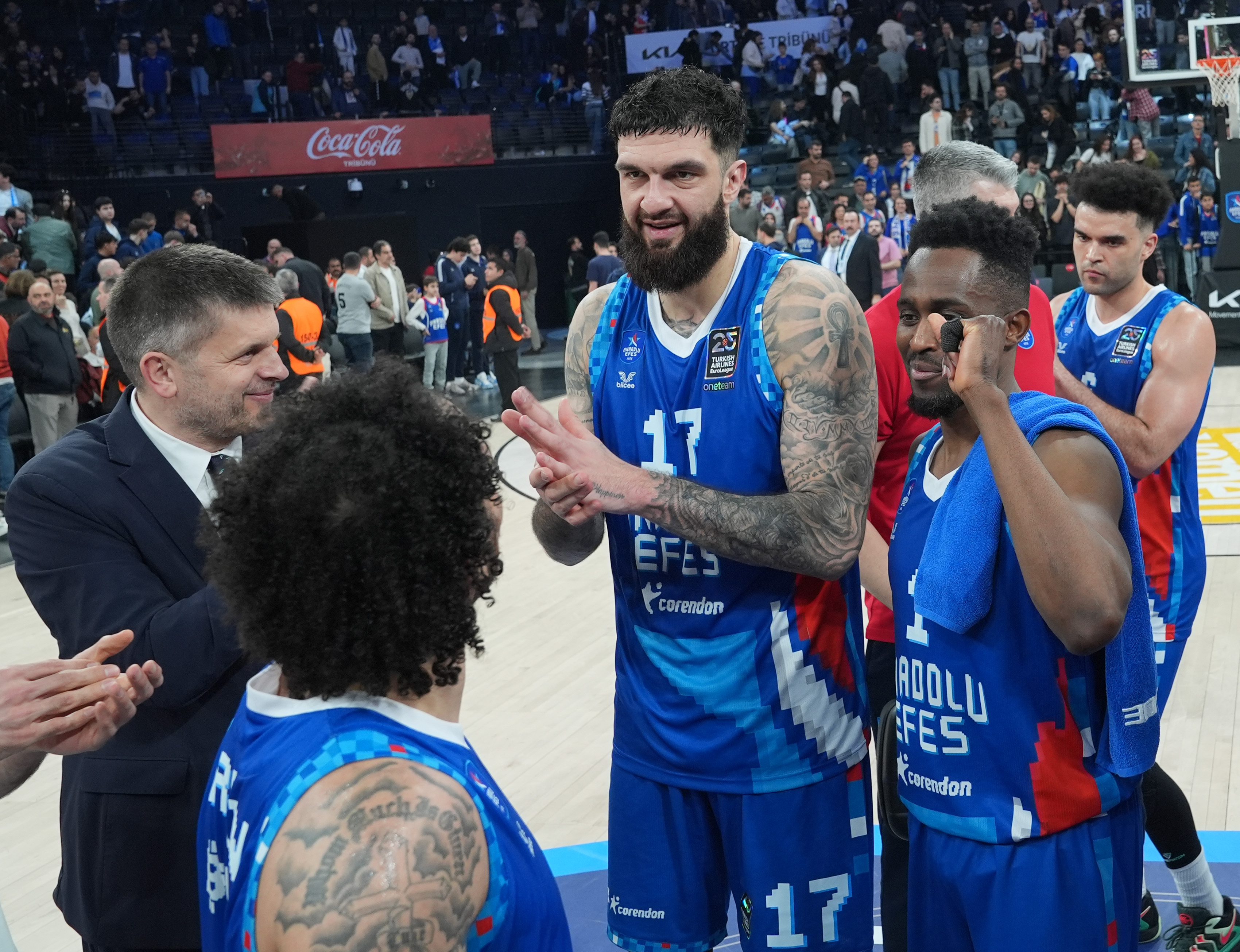 Anadolu Efes, Letonya'da Maccabi Playtika ile karşılaşacak