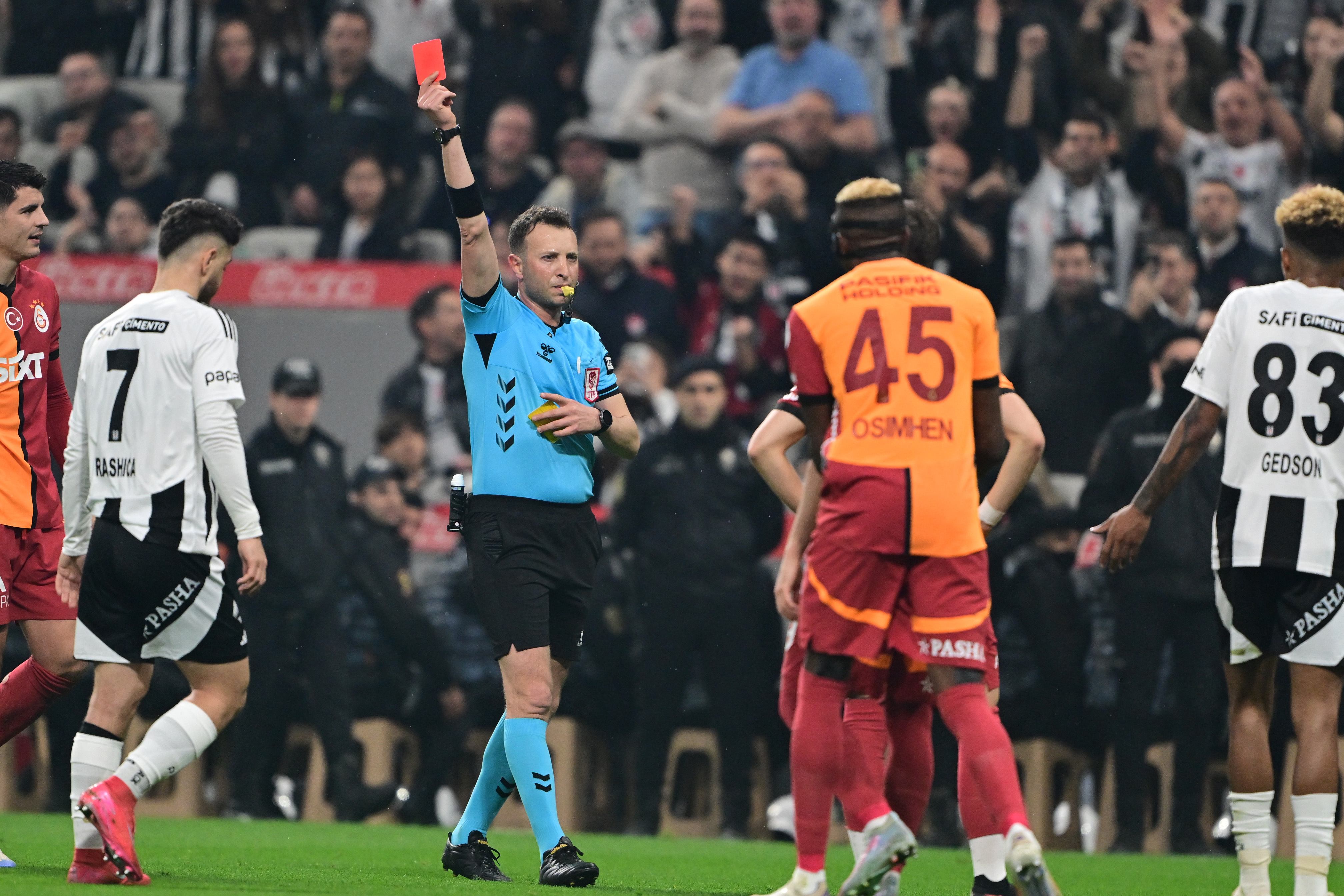 VAR kayıtları açıklandı! İşte derbinin tartışmalı pozisyonları