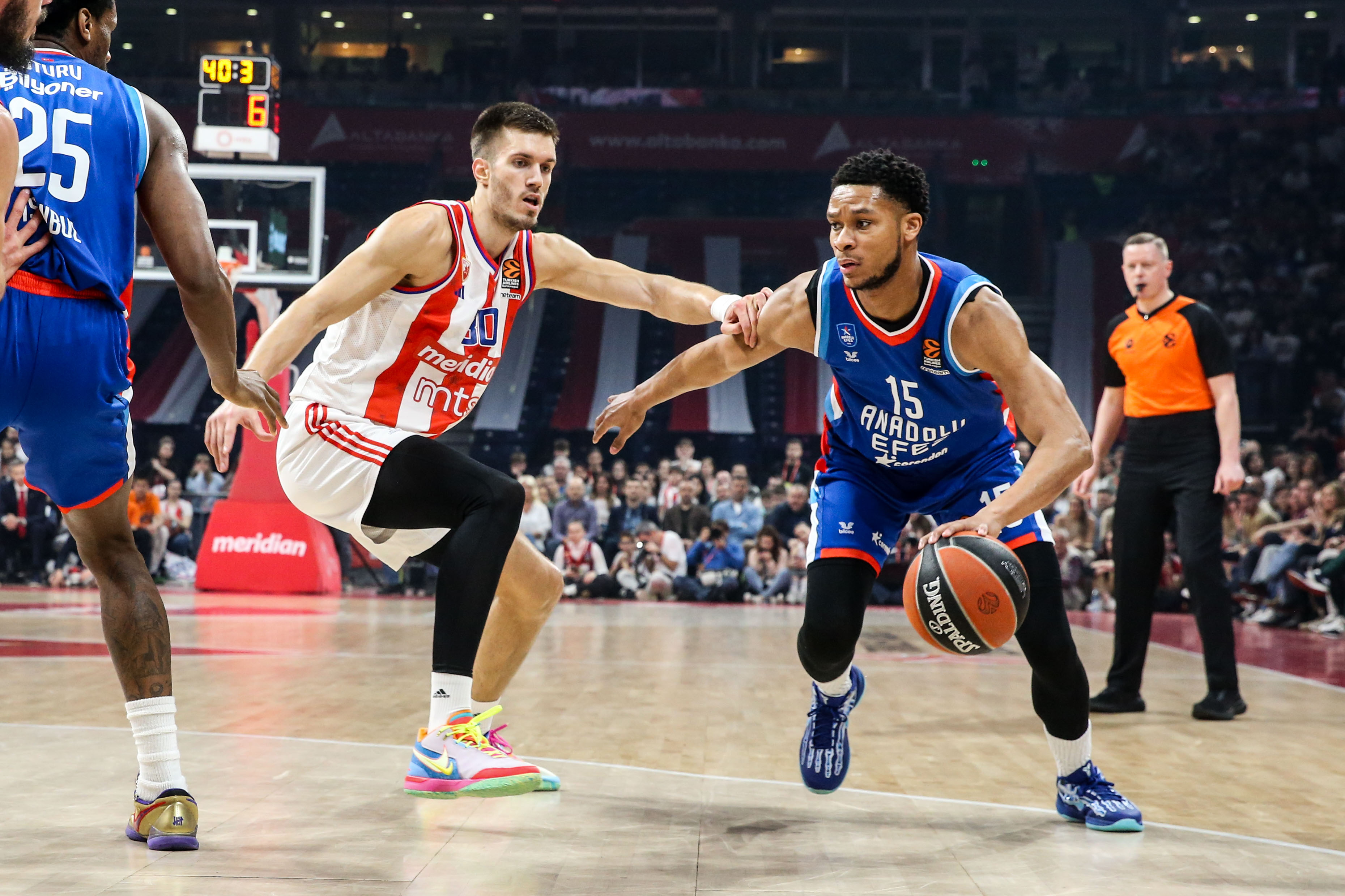 Anadolu Efes uzatmalarda kazandı