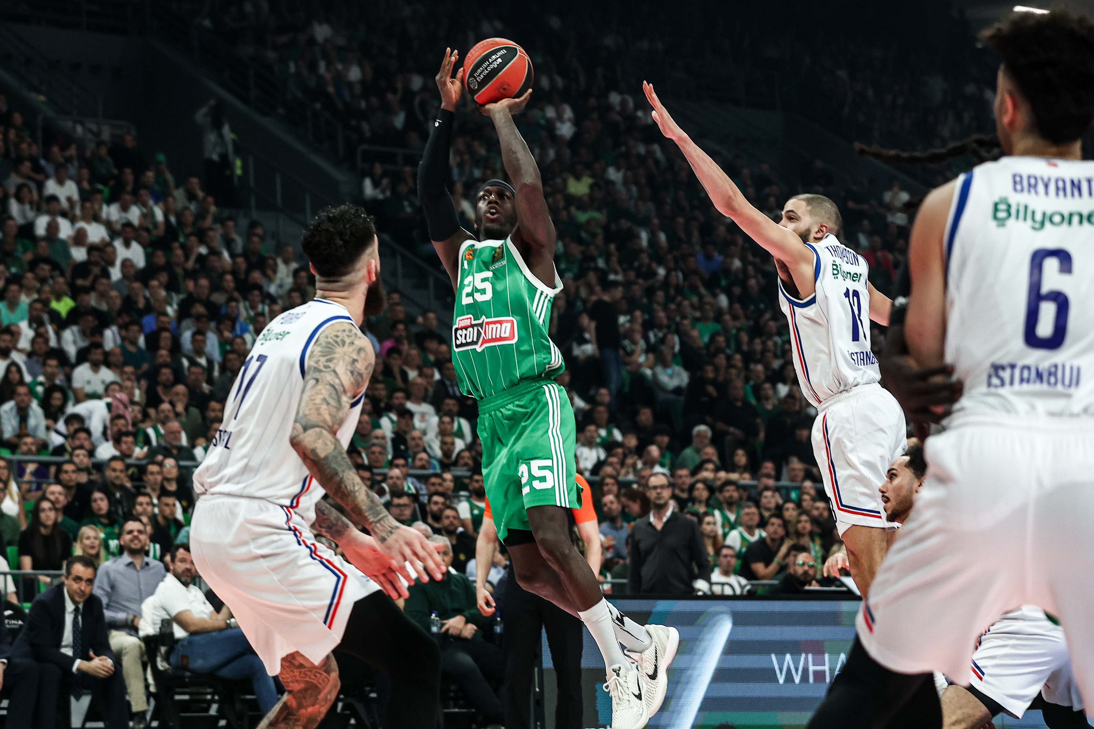 Anadolu Efes deplasmandan mağlup dönüyor