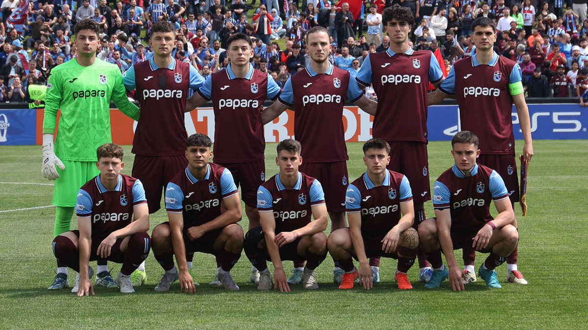 Trabzonspor U19 kupa için sahada! Tarihi finalde rakip Barcelona