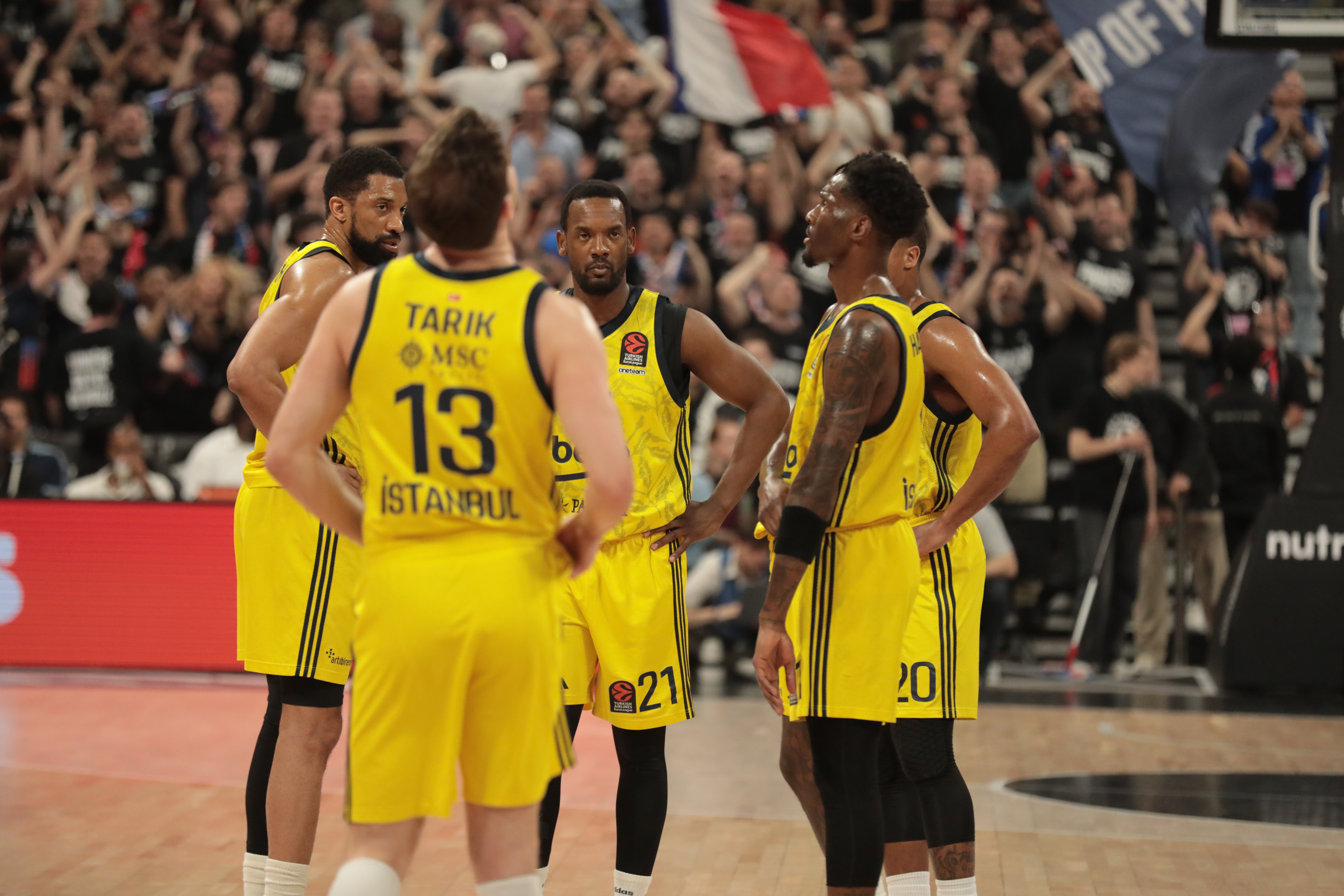 Fenerbahçe, Paris Basketbol'a şans tanımadı! Adını Final Four'a yazdırdı