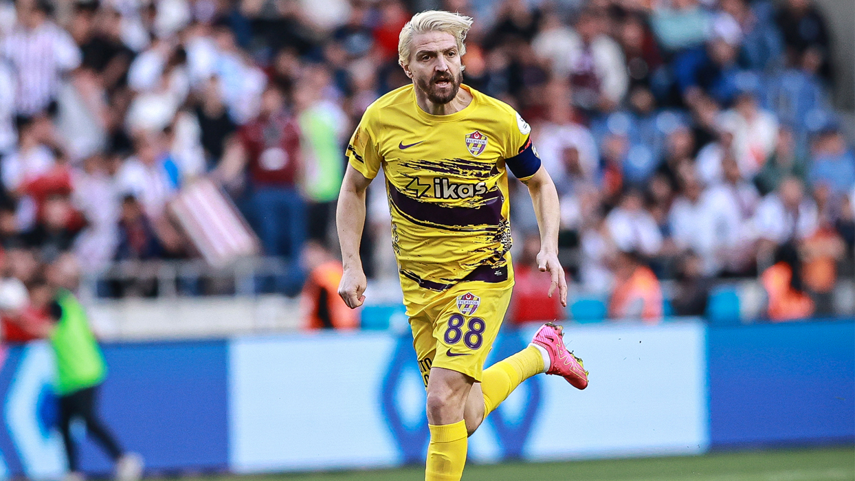 Futbolu bırakacağı öne sürülmüştü! Caner Erkin'den açıklama