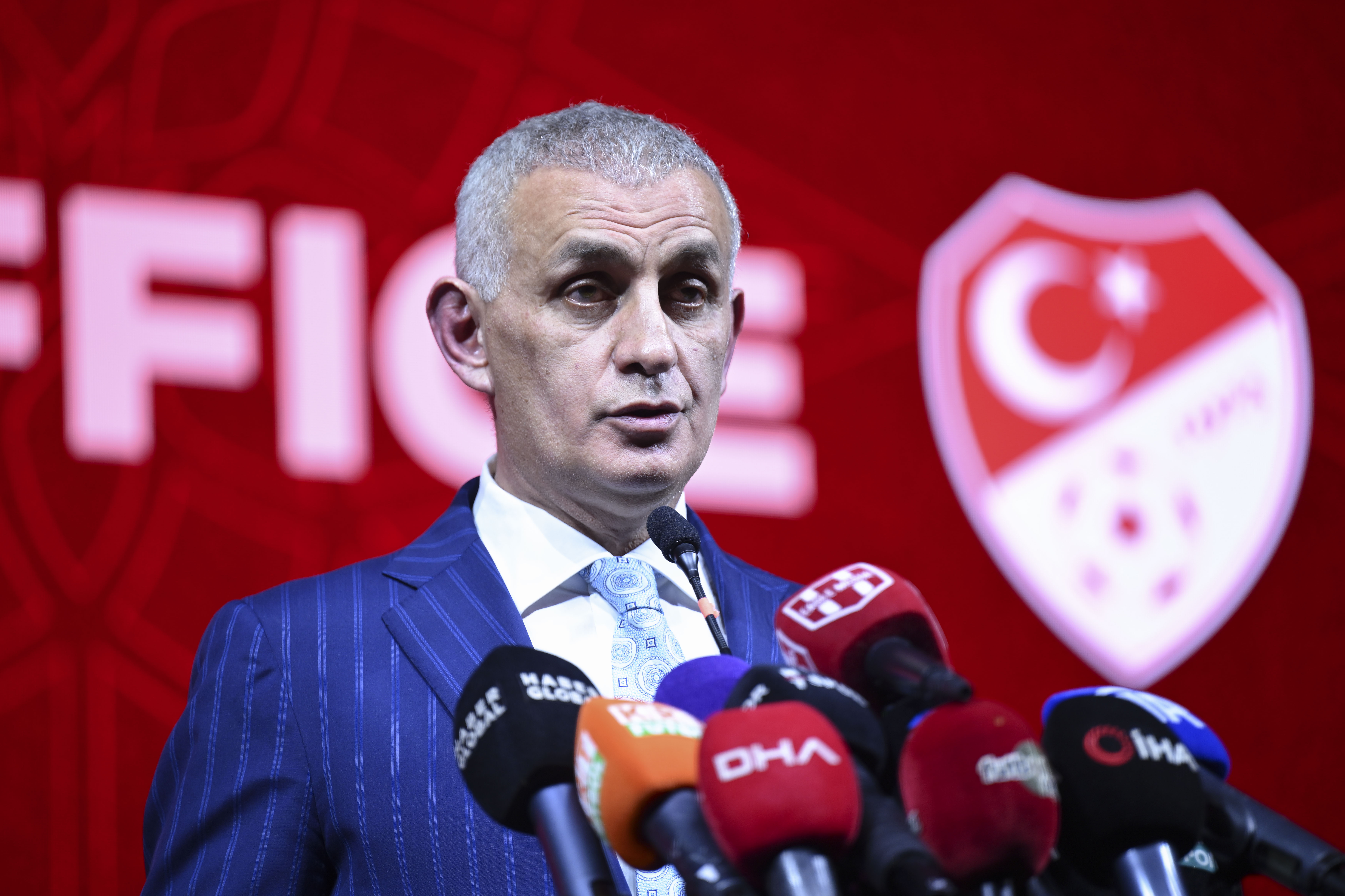 TFF Başkanı Hacıosmanoğlu'dan Trabzonspor U19 Takımı'na prim
