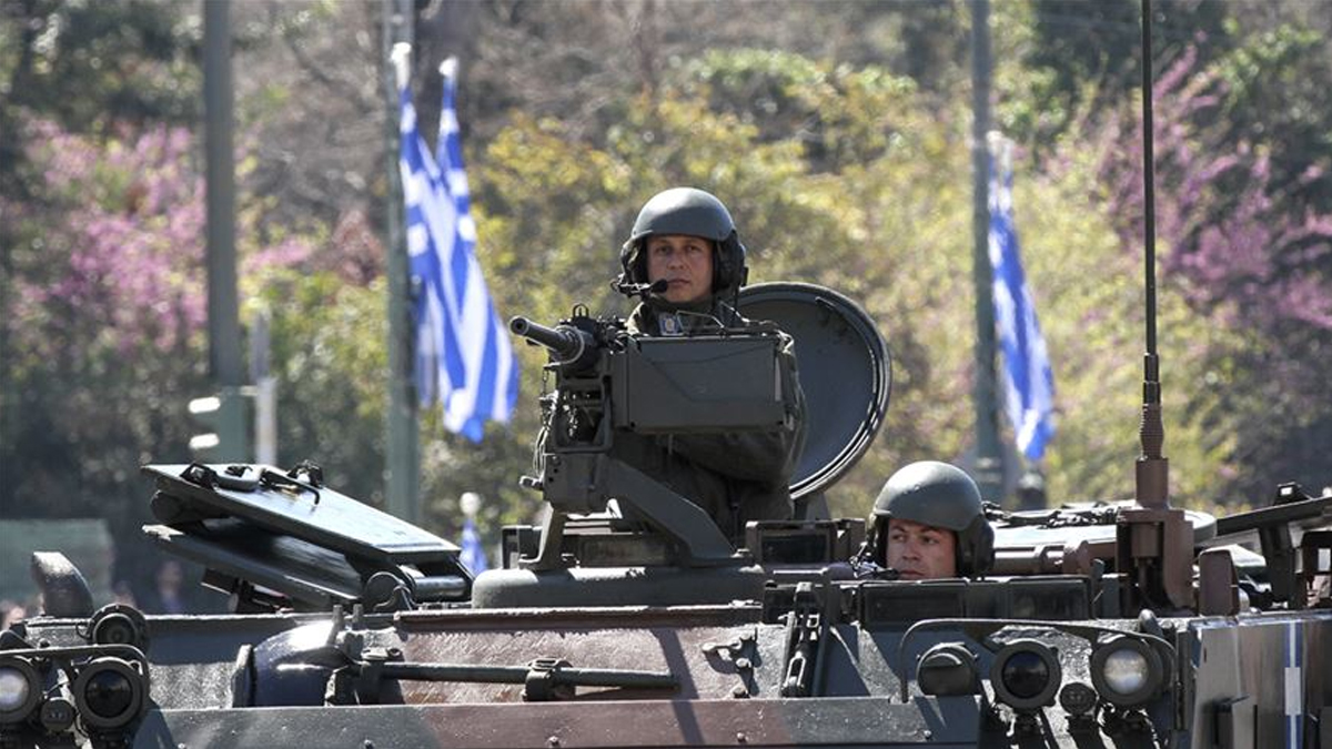 Yunanistan alarma geçti! Askeri tesisleri görüntülediği gerekçesiyle gözaltına alındı