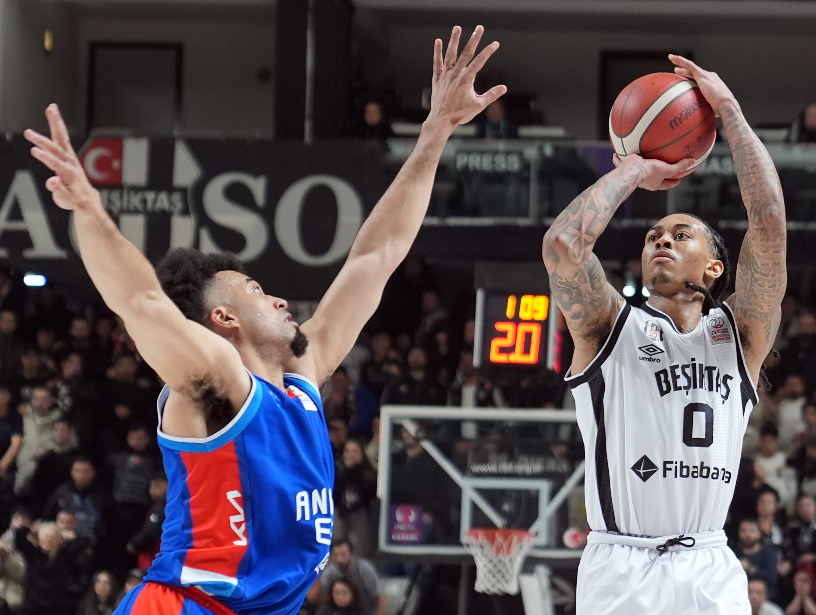 Anadolu Efes-Beşiktaş Fibabanka maçı ertelendi