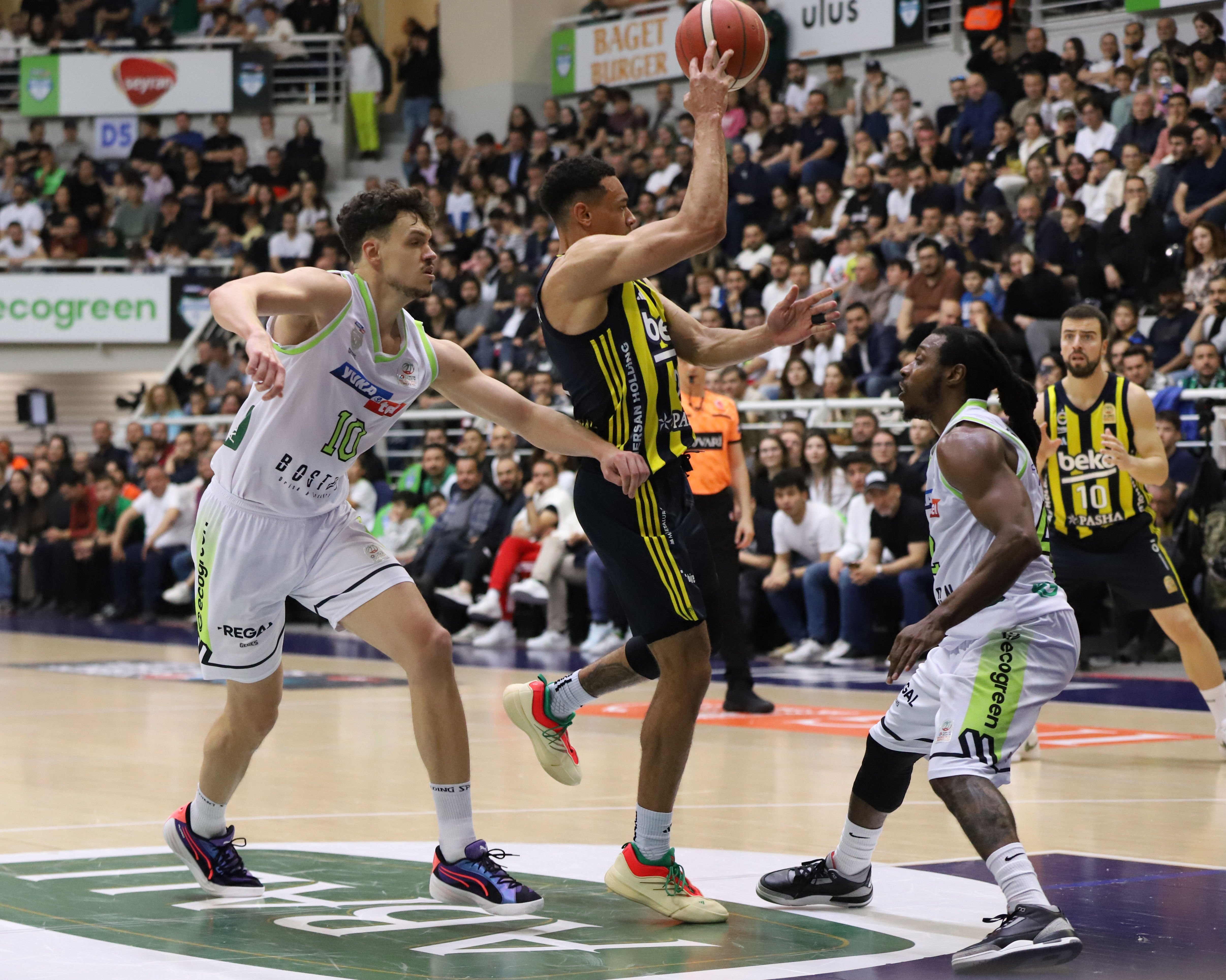 Fenerbahçe Beko, deplasmanda kayıp