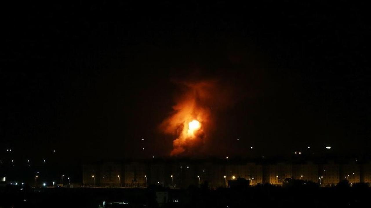 İsrail, Suriye'ye bomba yağdırdı