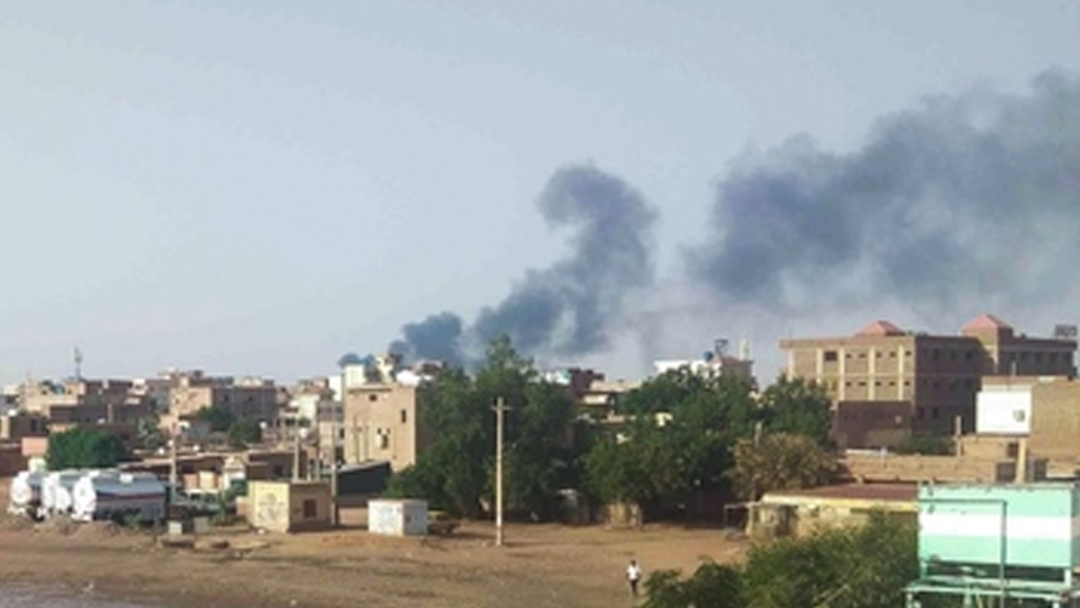 Port Sudan'da hava üssüne İHA saldırısı! Uçak seferleri askıya alındı