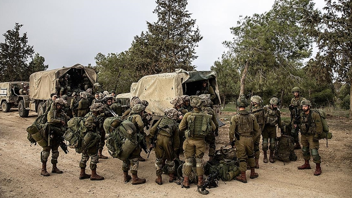 İsrail'de asker krizi! Yurt dışına kaçarken yakalandılar