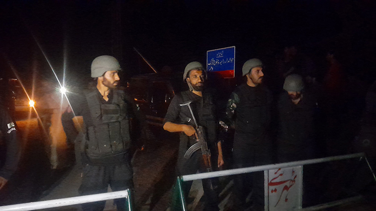 Pakistan, Hindistan'a ait mühimmat depolarını hedef aldı