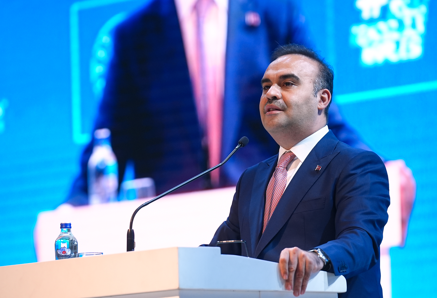 Bakan Kacır: Sanayimizin rekabet gücünü koruyacağız