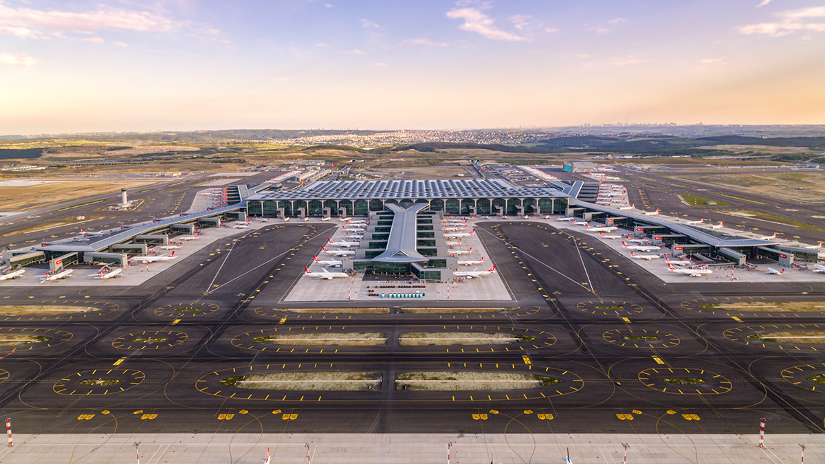 İstanbul'daki havalimanları 39 milyonu taşıdı