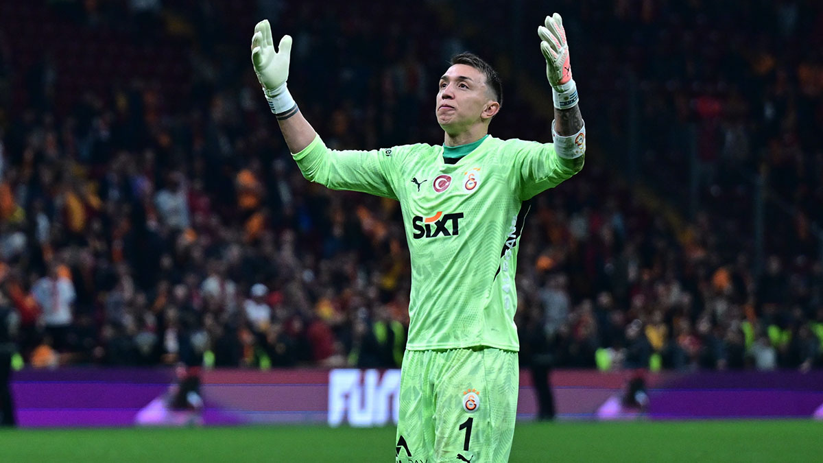 Kulüp tarihine geçmeye hazırlanıyor! Fernando Muslera rekora 2 kupa uzakta