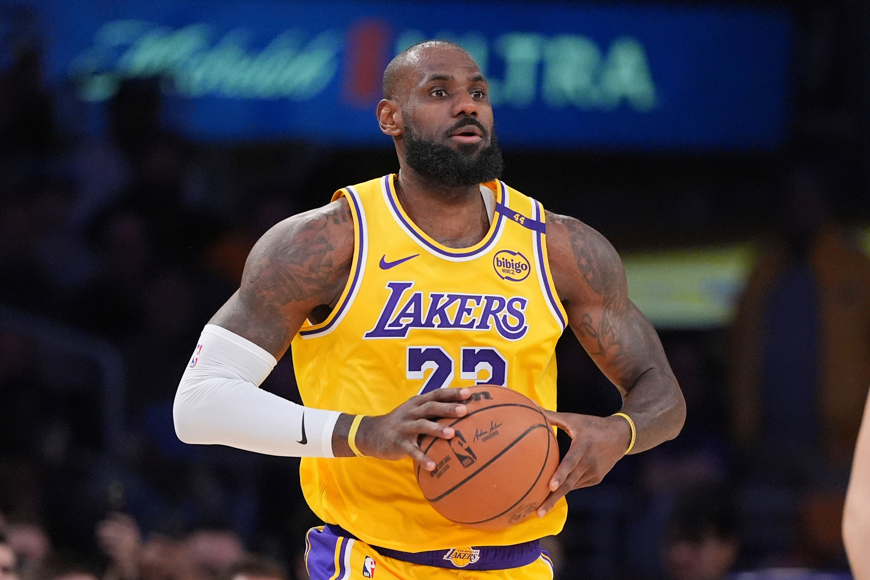 40 yaşındaki LeBron James'ten tarihi sözleşme