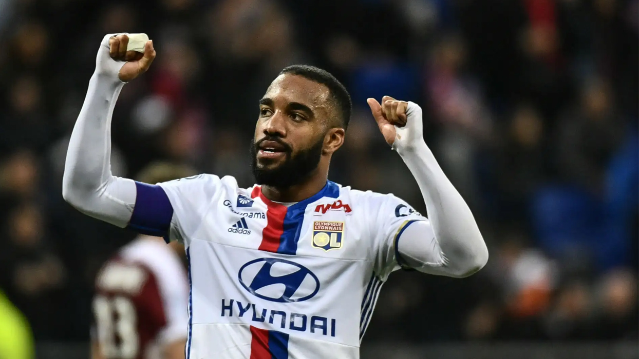 Lyon'da ayrılık açıklandı: Lacazette