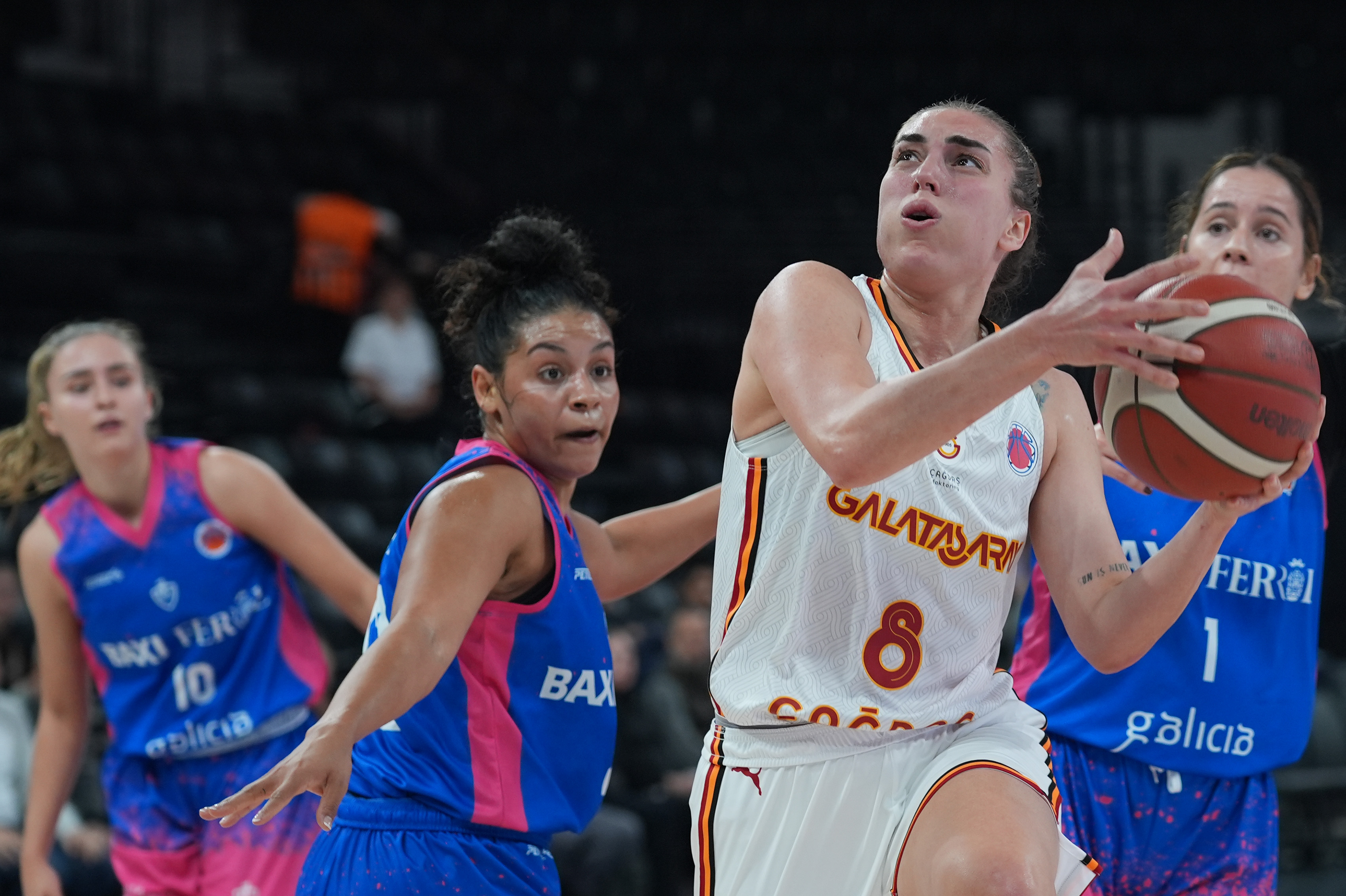 Ayşe Cora, Galatasaray ile yeni sözleşme imzaladı