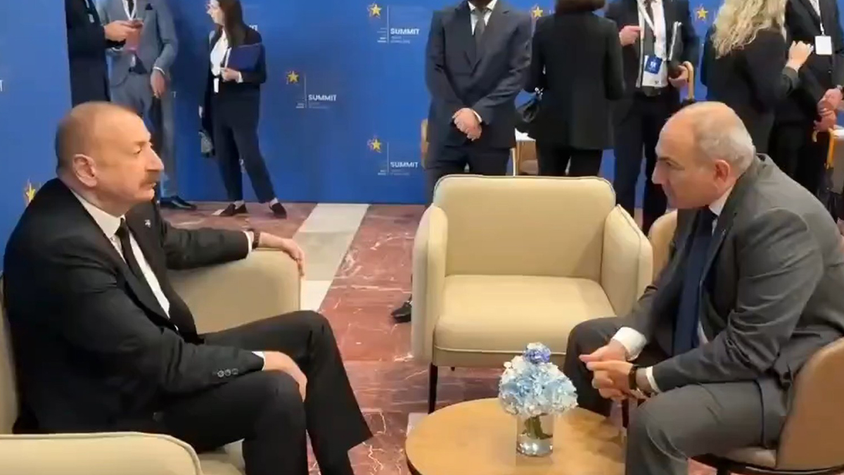 Paşinyan anlattı Aliyev dinledi! Resmen süt dökmüş kedi