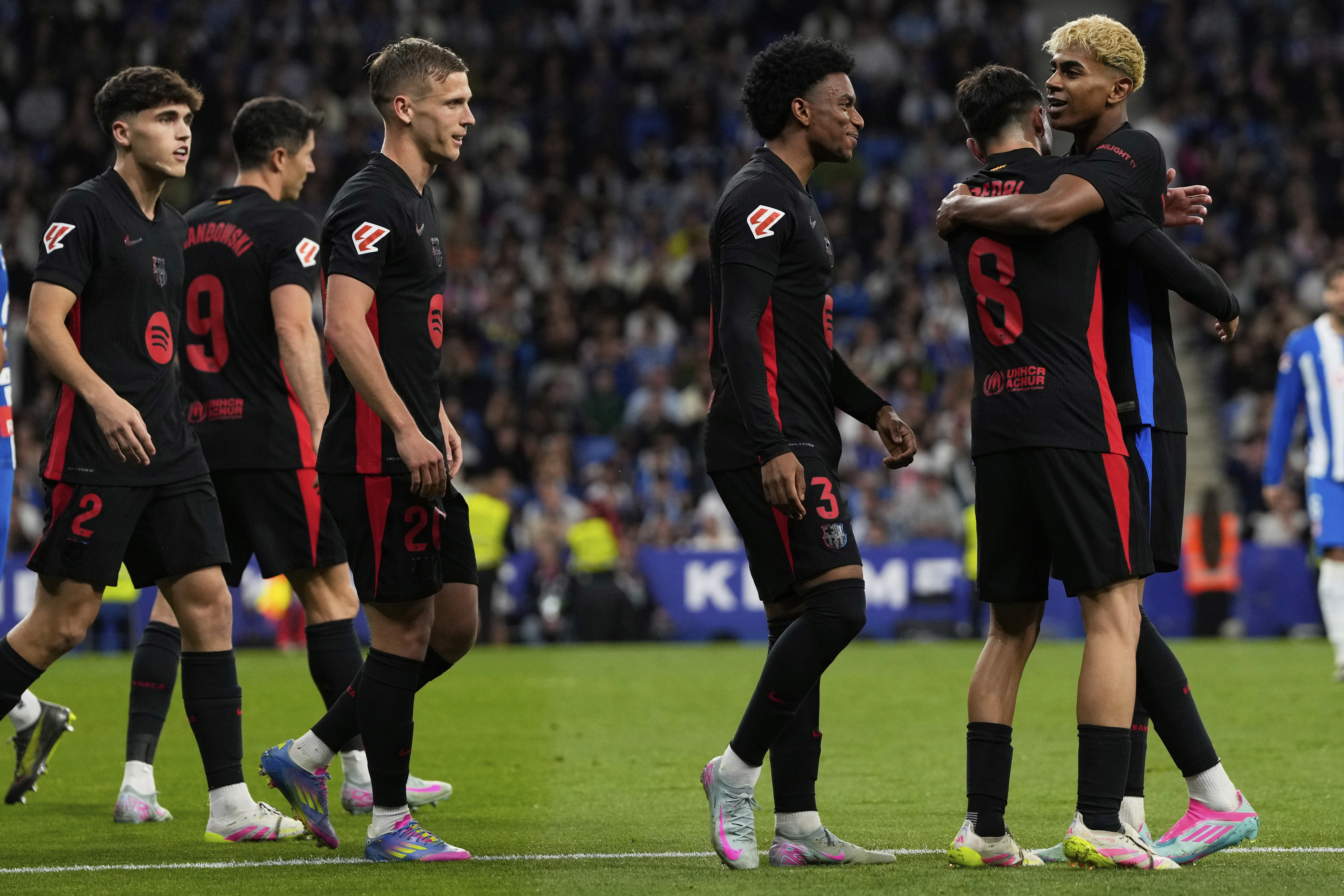 Real Madrid, şampiyon Barcelona'yı tebrik etti