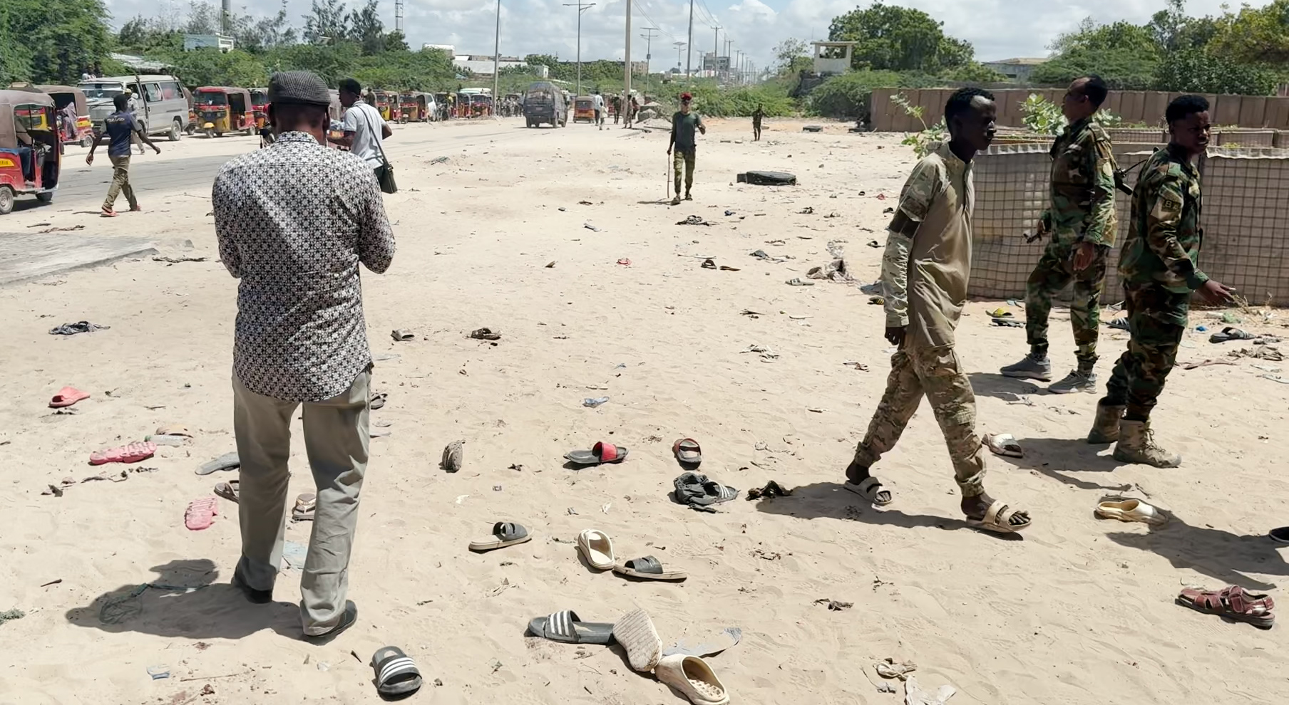 Somali'de askeri üsse bombalı saldırı: Çok sayıda ölü ve yaralı var