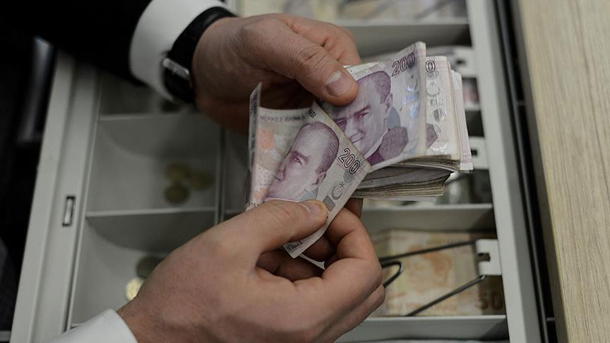 Bayramda emekliye toplam 57,4 milyar lira ikramiye ödenecek