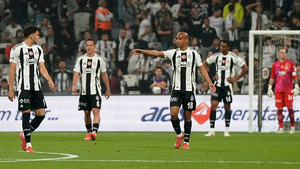 Beşiktaş uzatmada yıkıldı! Üçüncülük son haftaya kaldı