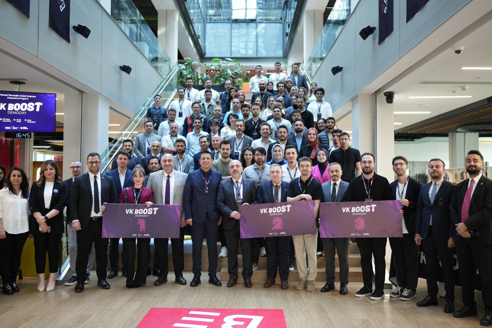 ‘En İyi Fintech Girişimcileri' ödüllerini aldı