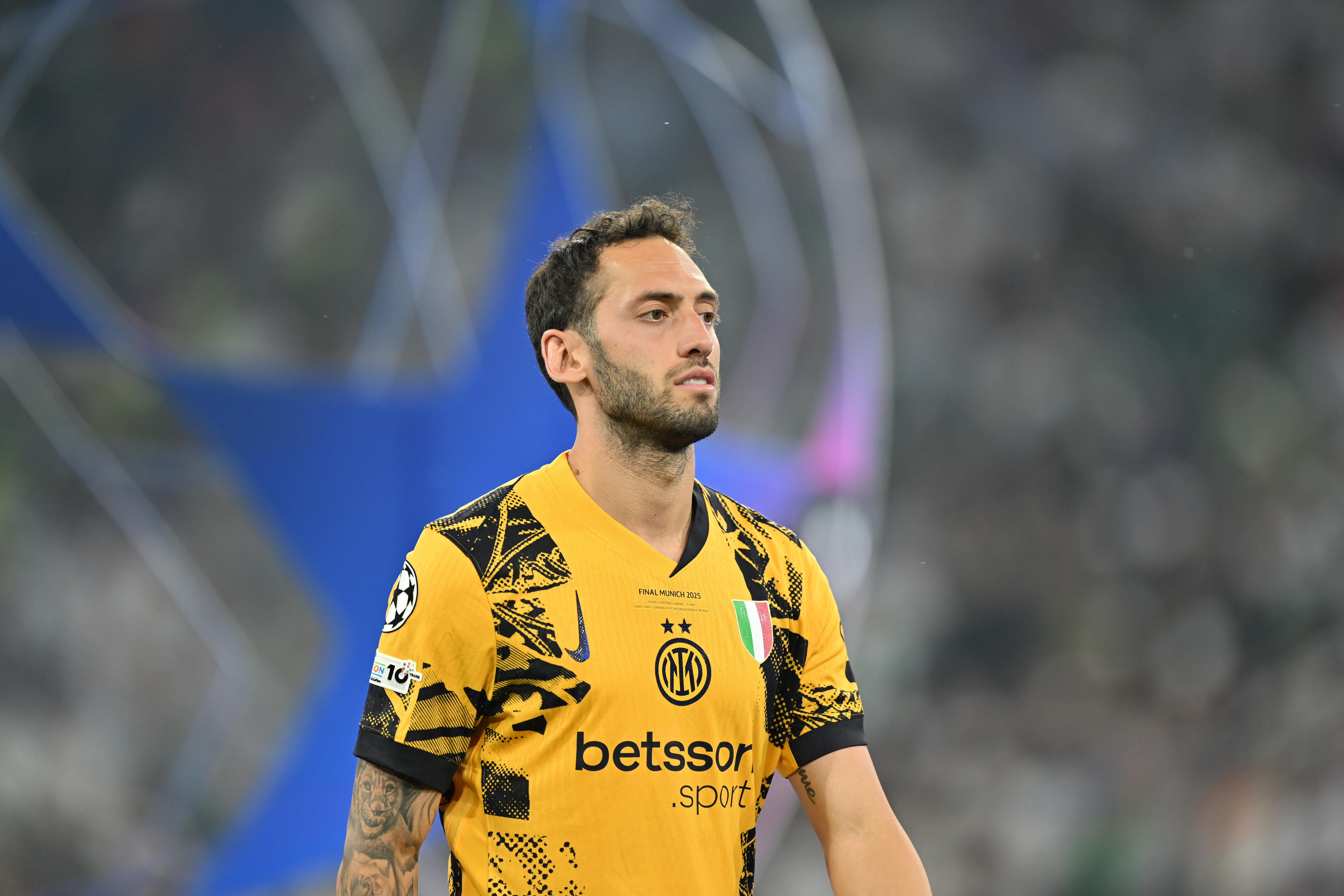 Hakan Çalhanoğlu, Şampiyonlar Ligi tarihine geçti