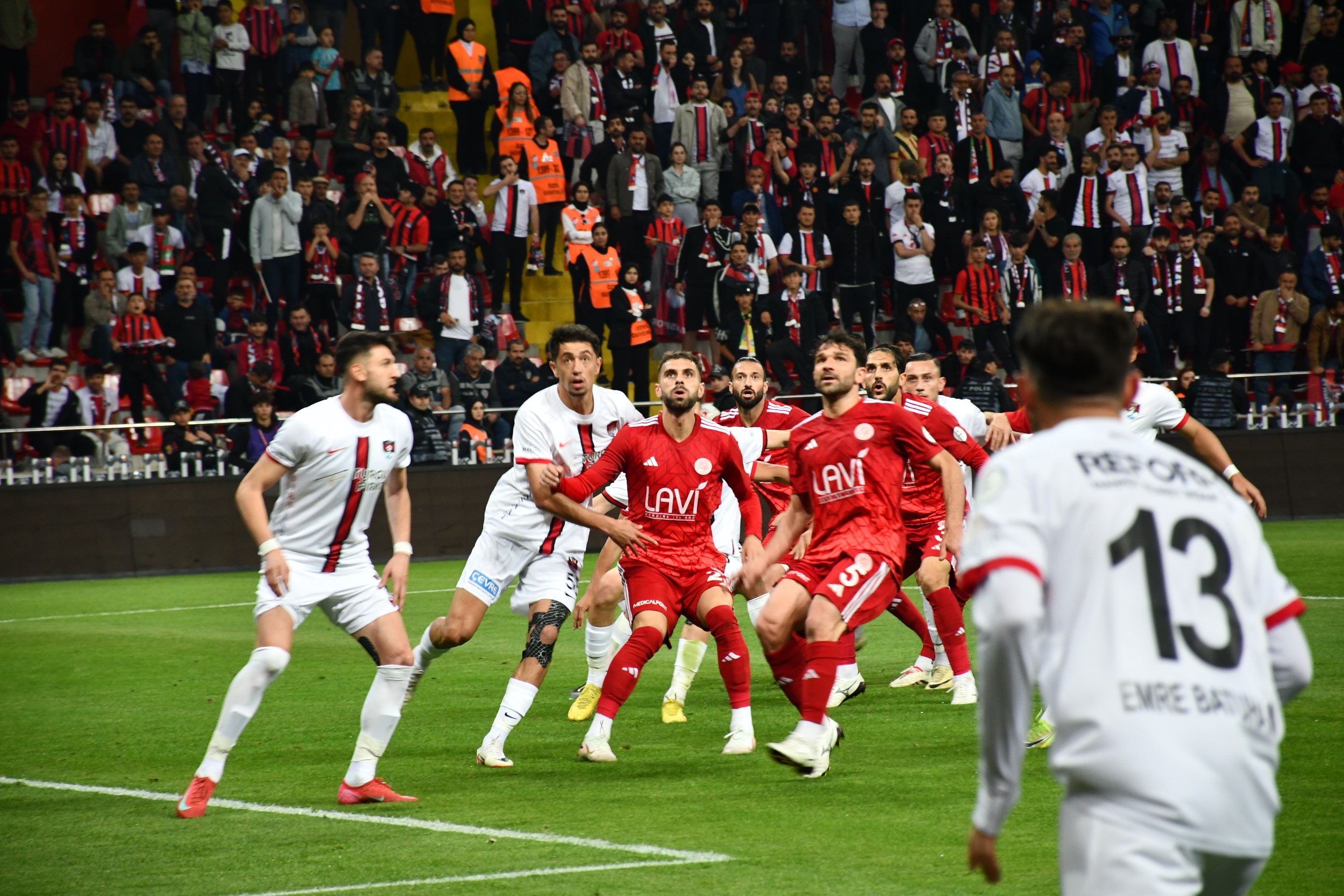 Vanspor, penaltılarla 1. Lig'e yükseldi
