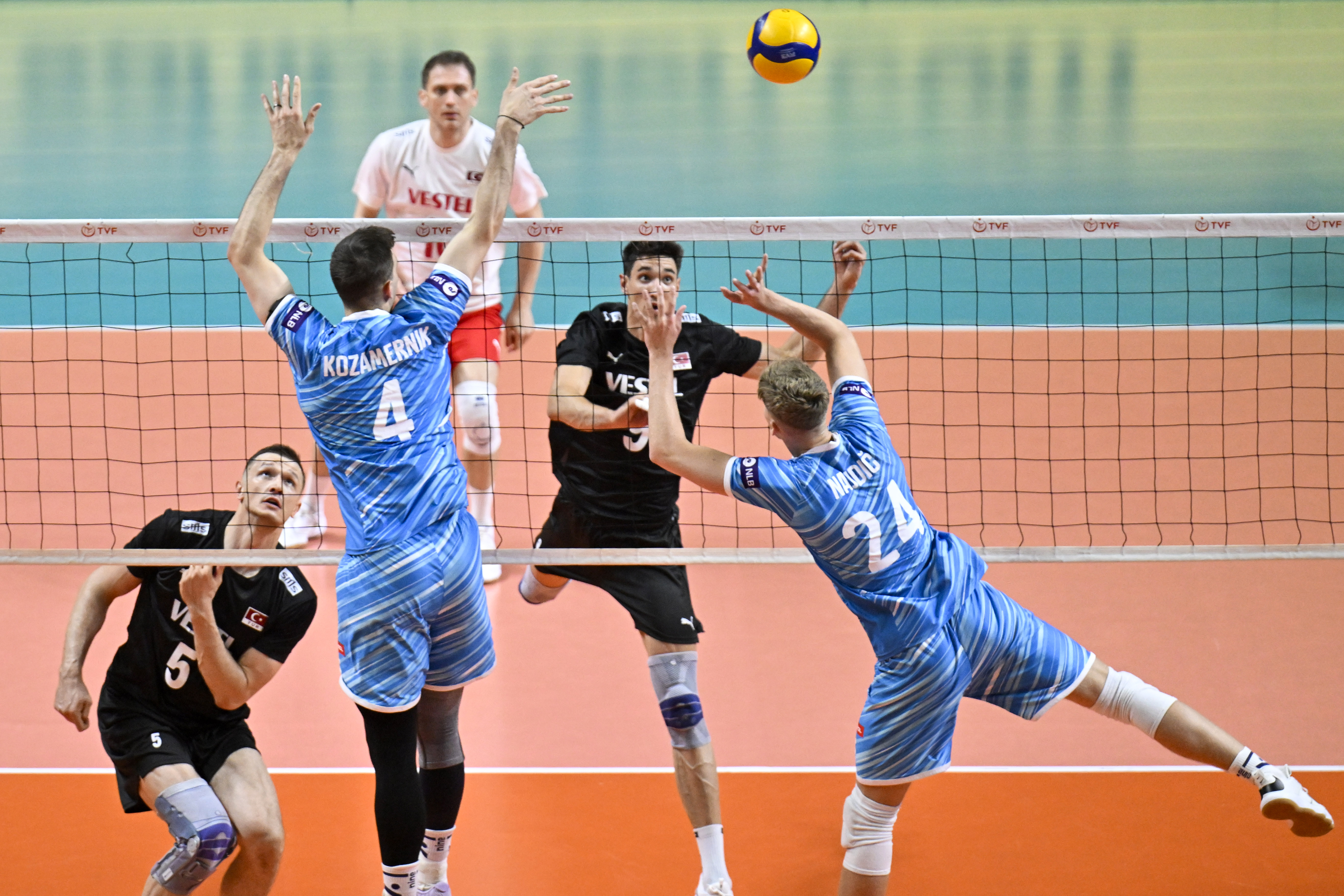 A Milli Erkek Voleybol Takımımız, Slovenya'ya kaybetti