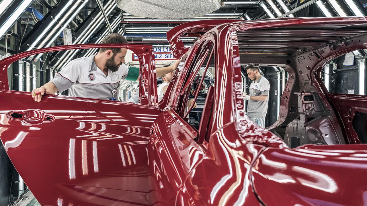 Otomotiv endüstrisi 3,9 milyar dolarla en fazla ihracat yapan sektör oldu
