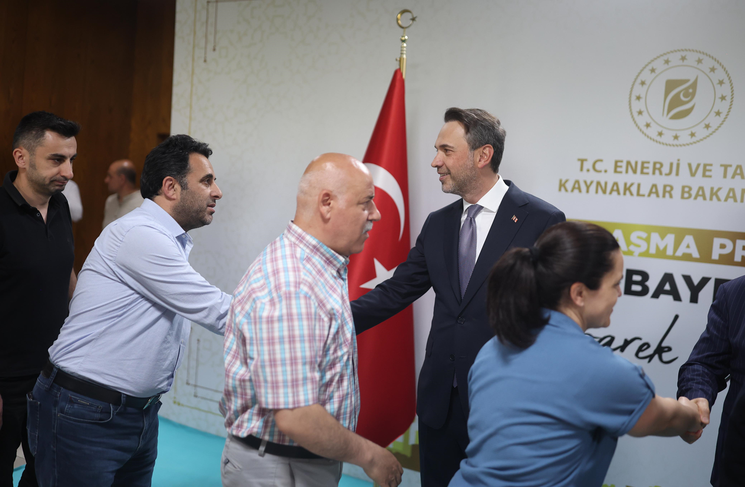 Bakan Bayraktar: Herkes Gabar'ı yakından takip ediyor