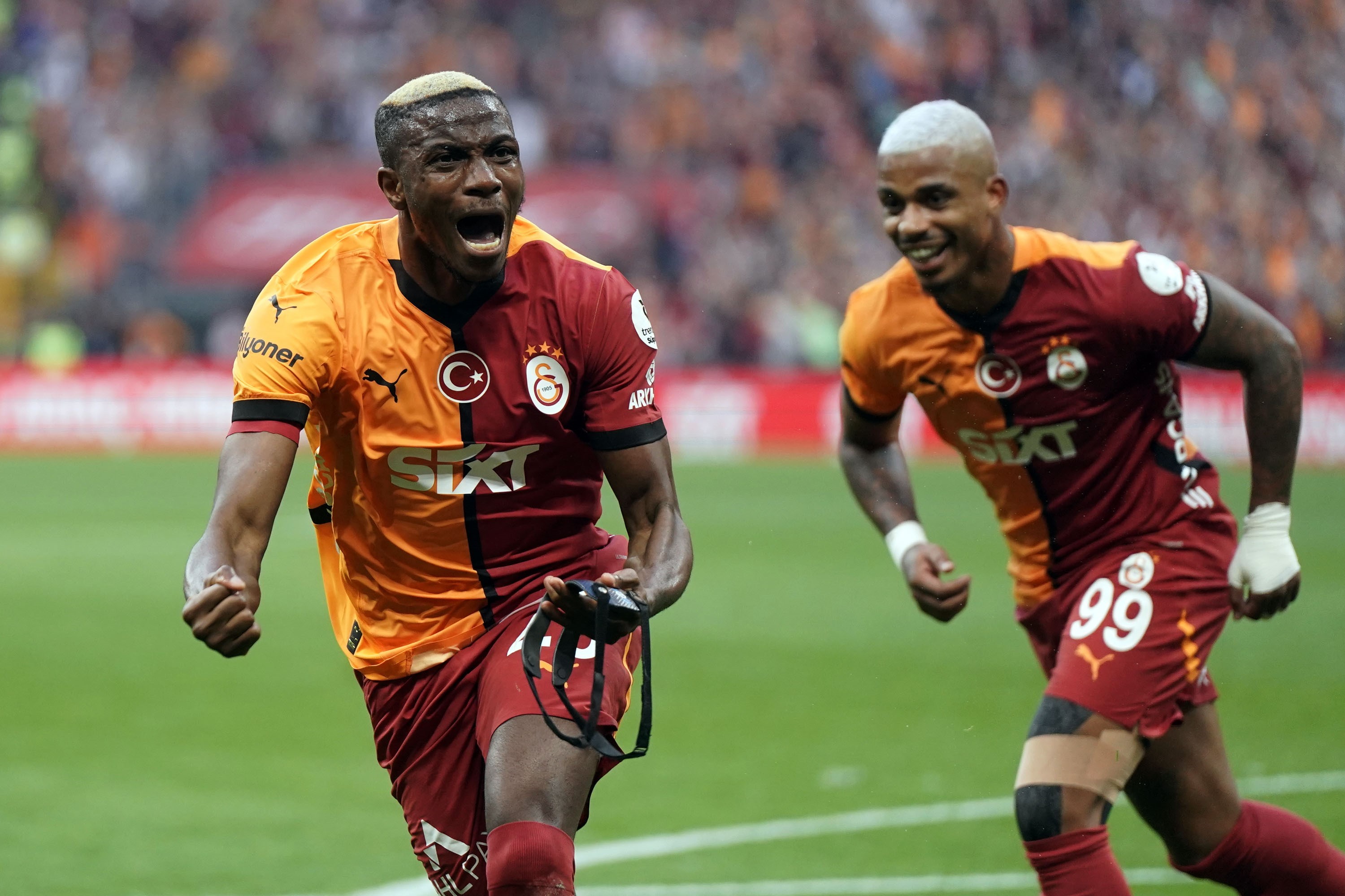 Osimhen transferini duyurdular! Anlaşma tamam