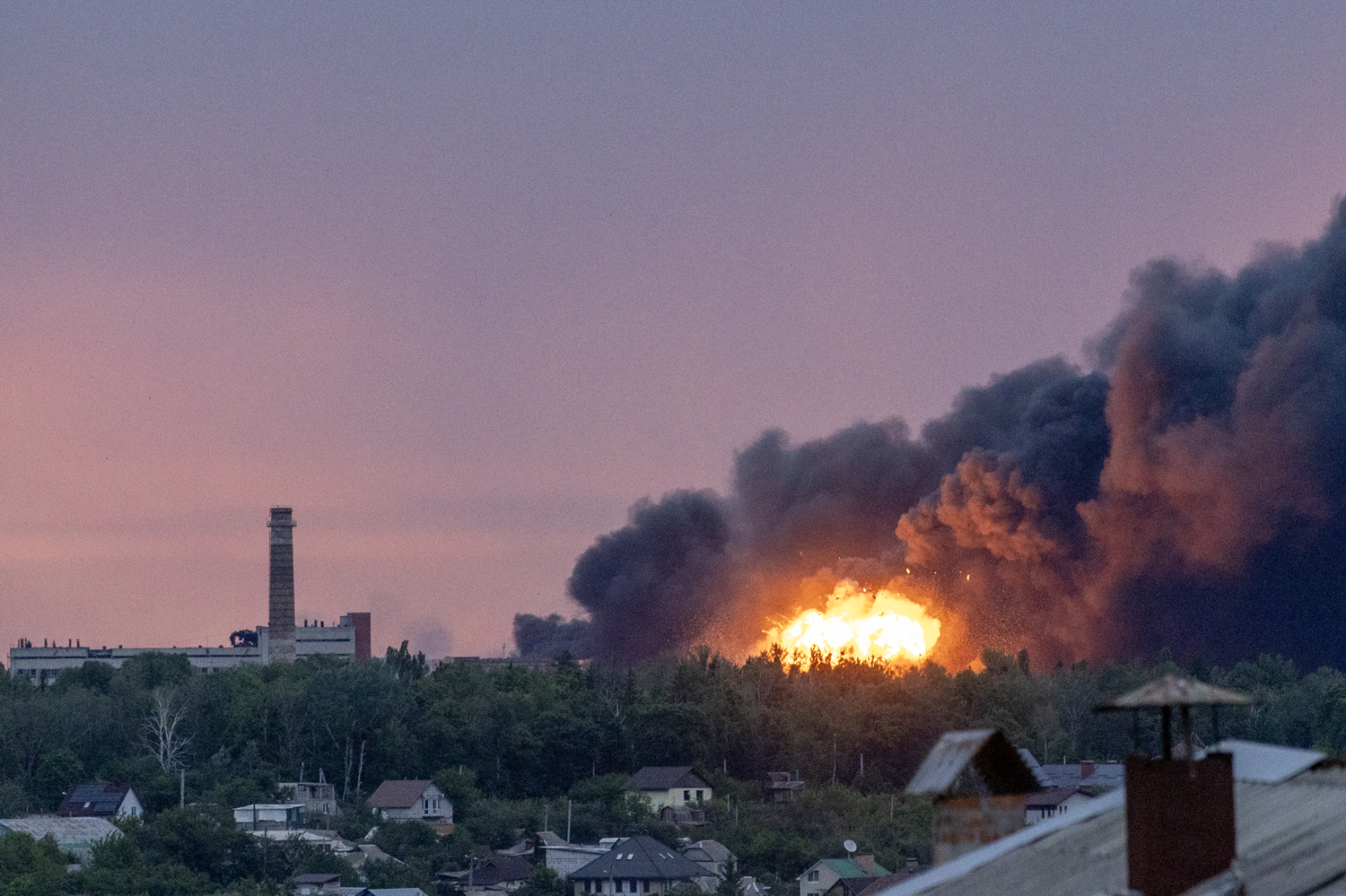 Rusya'dan Ukrayna'ya 206 İHA ile saldırı: 3 ölü