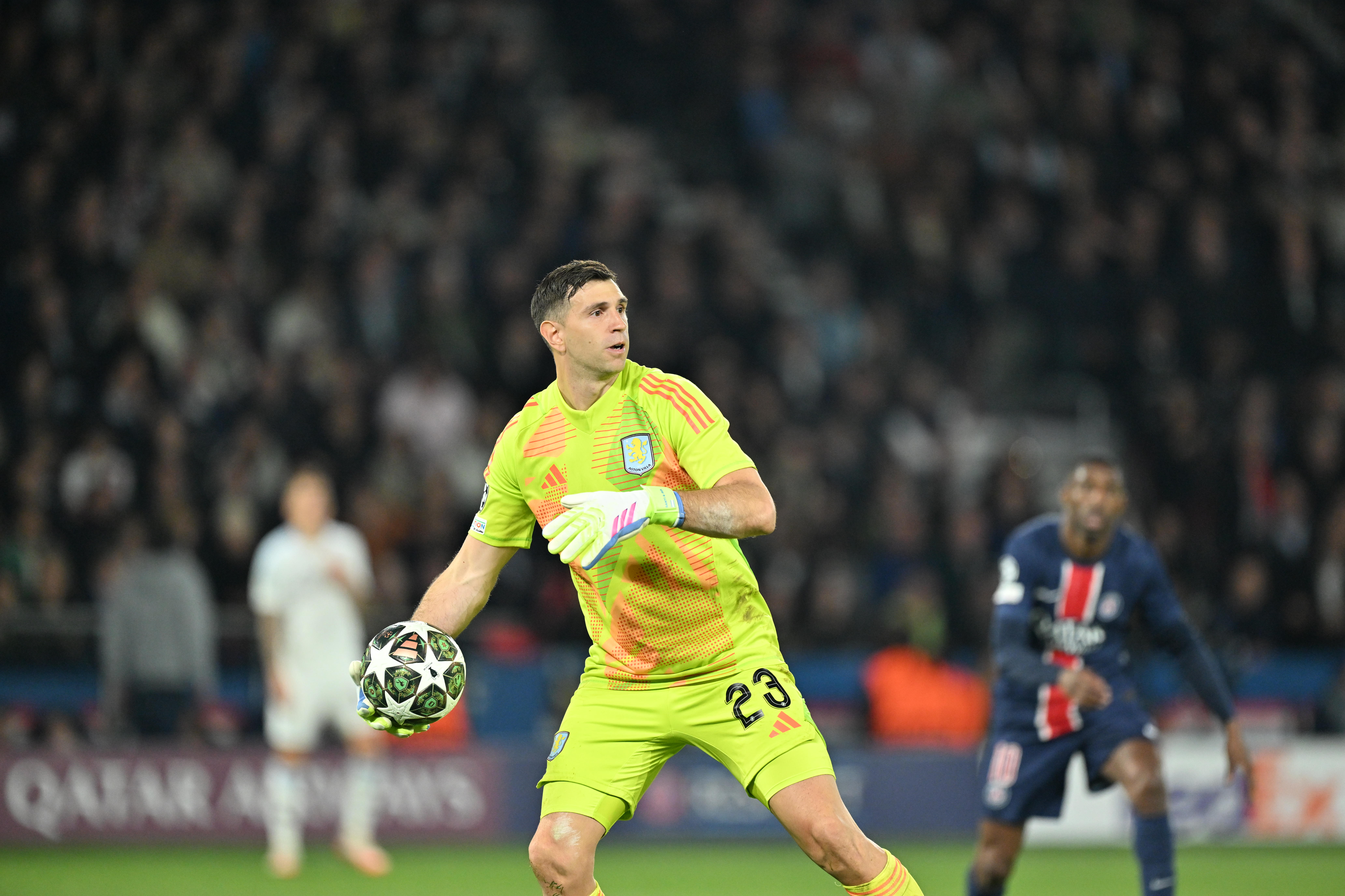 Adı Galatasaray ile anılıyordu! Emiliano Martinez kararını verdi