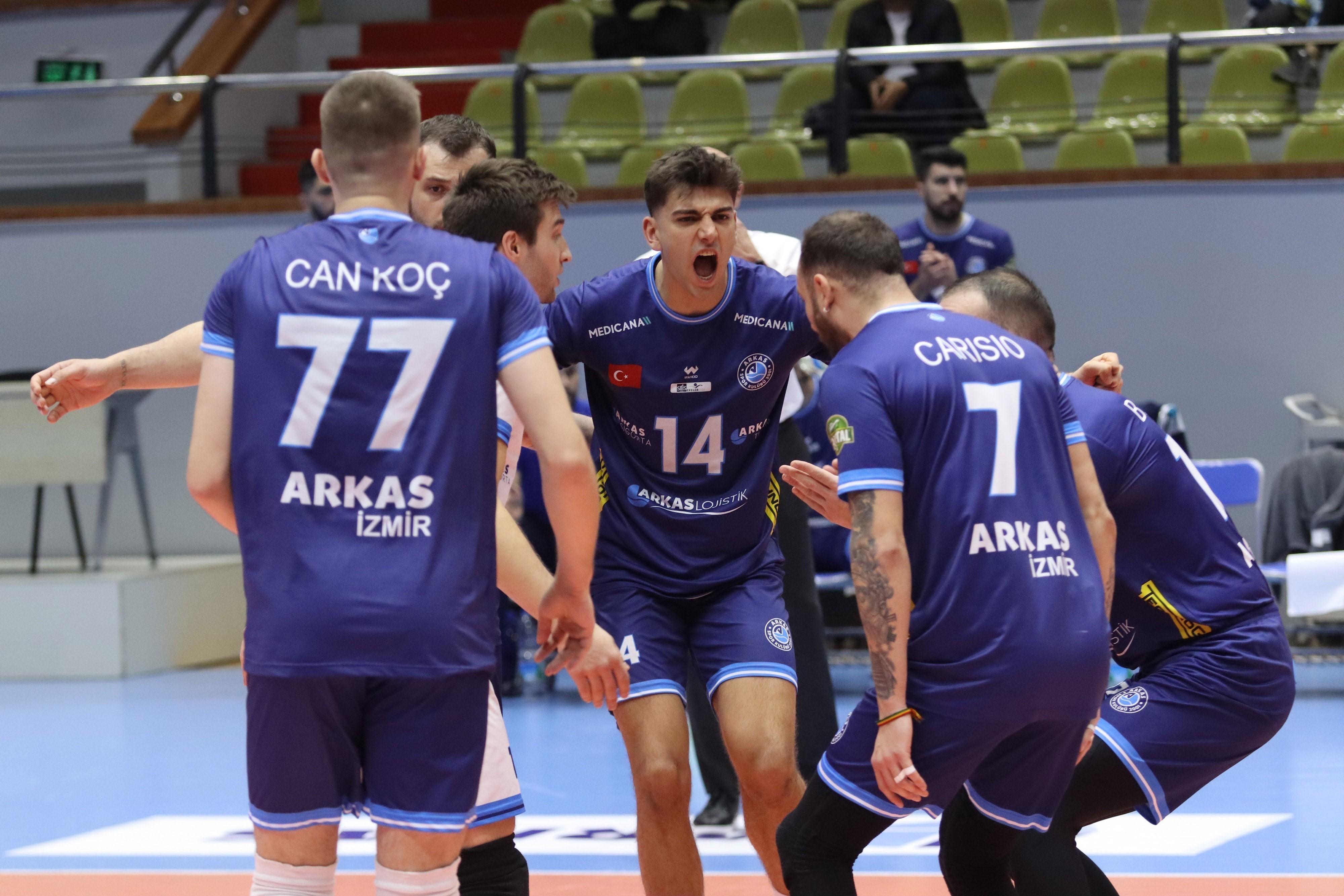 Arkas Spor'da 5 oyuncu ile yollar ayrıldı