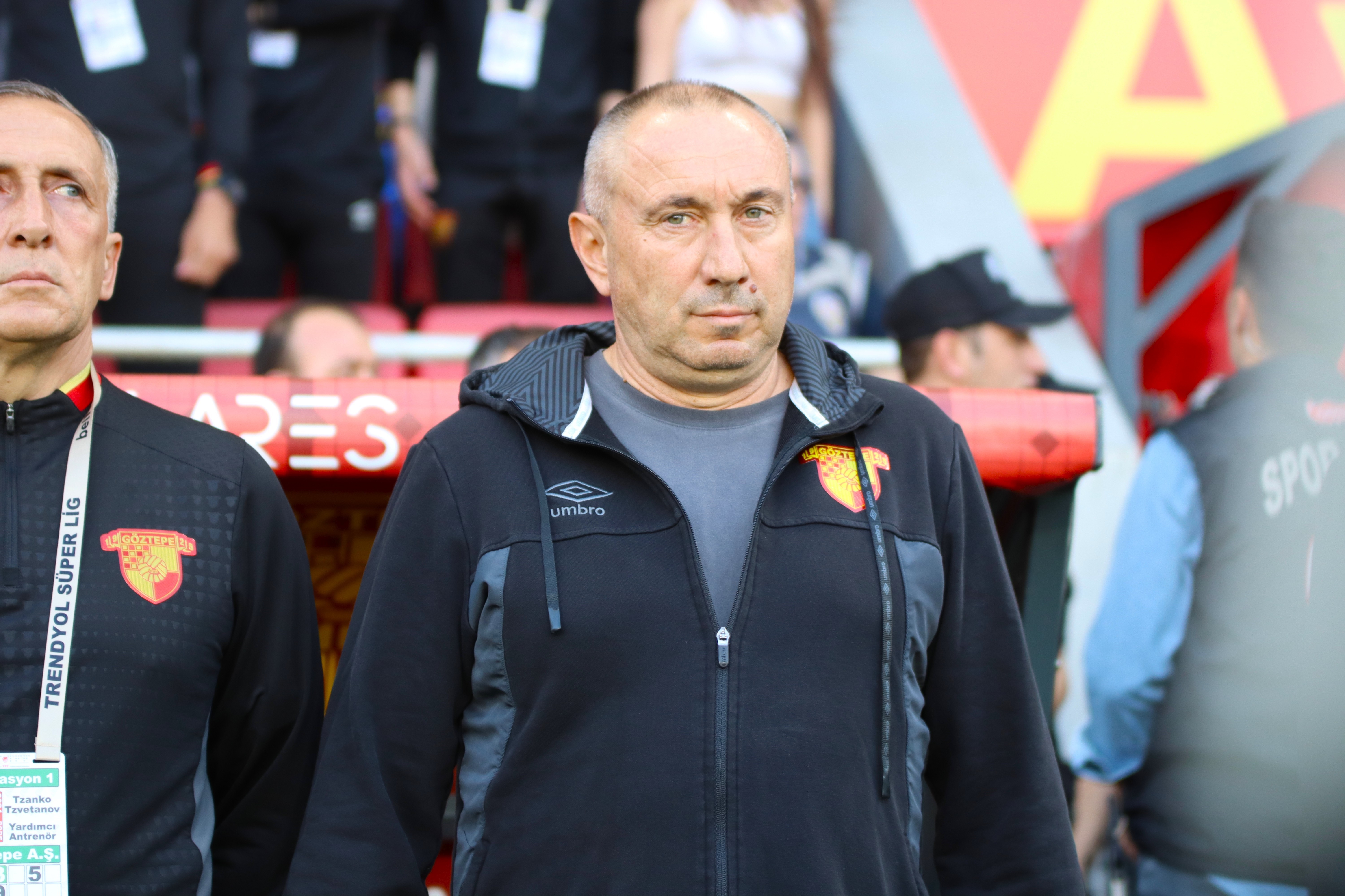 Göztepe Teknik Direktörü Stoilov, kulübün 100. yılını kutladı