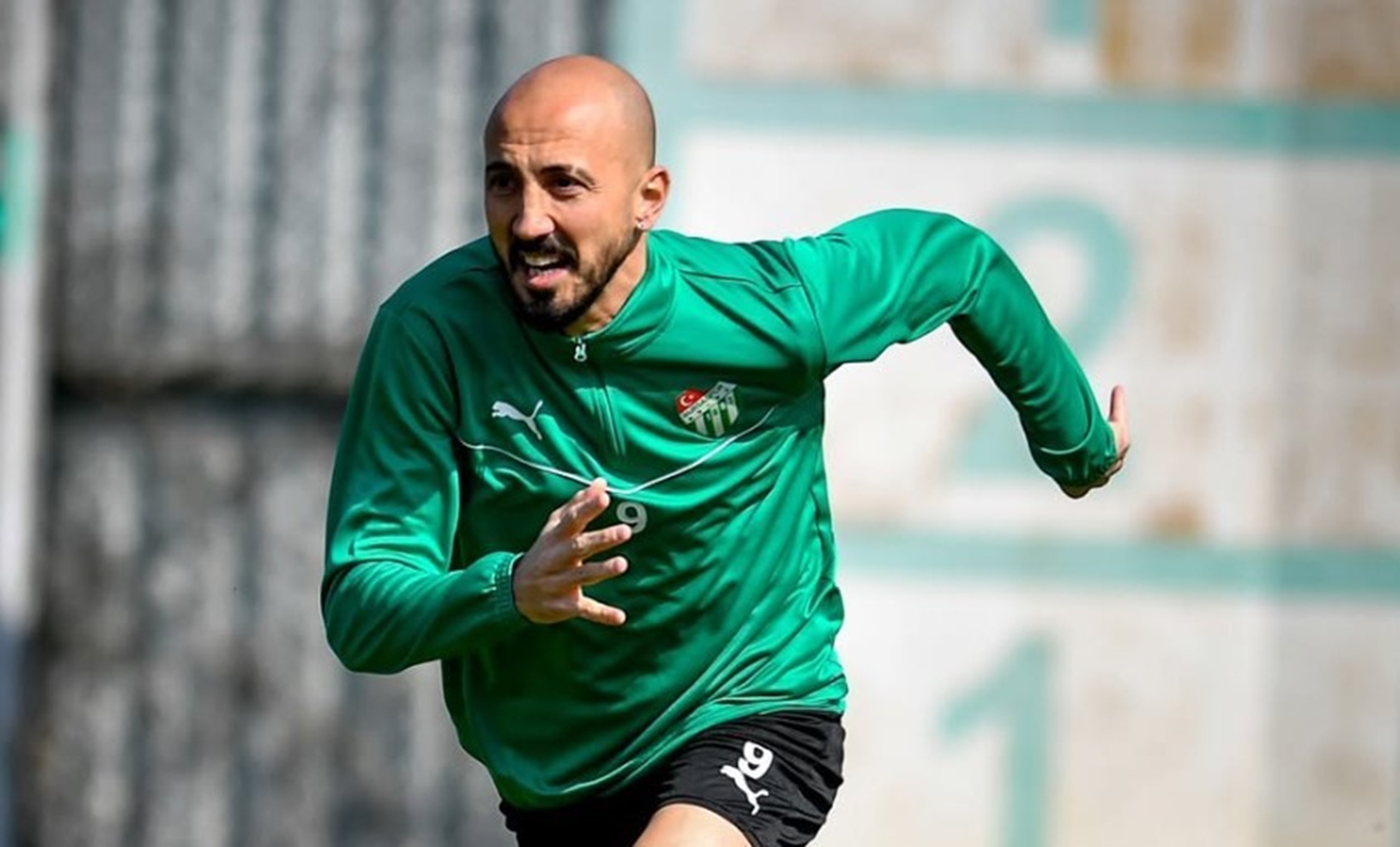 Aliağa FK'dan Ahmet İlhan Özek hamlesi