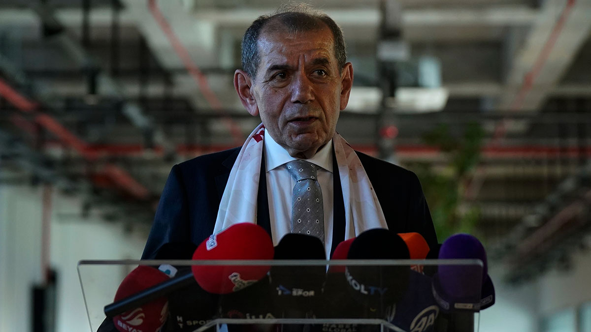 Hakan Çalhanoğlu ile ne konuştu? Dursun Özbek'ten transfer açıklaması