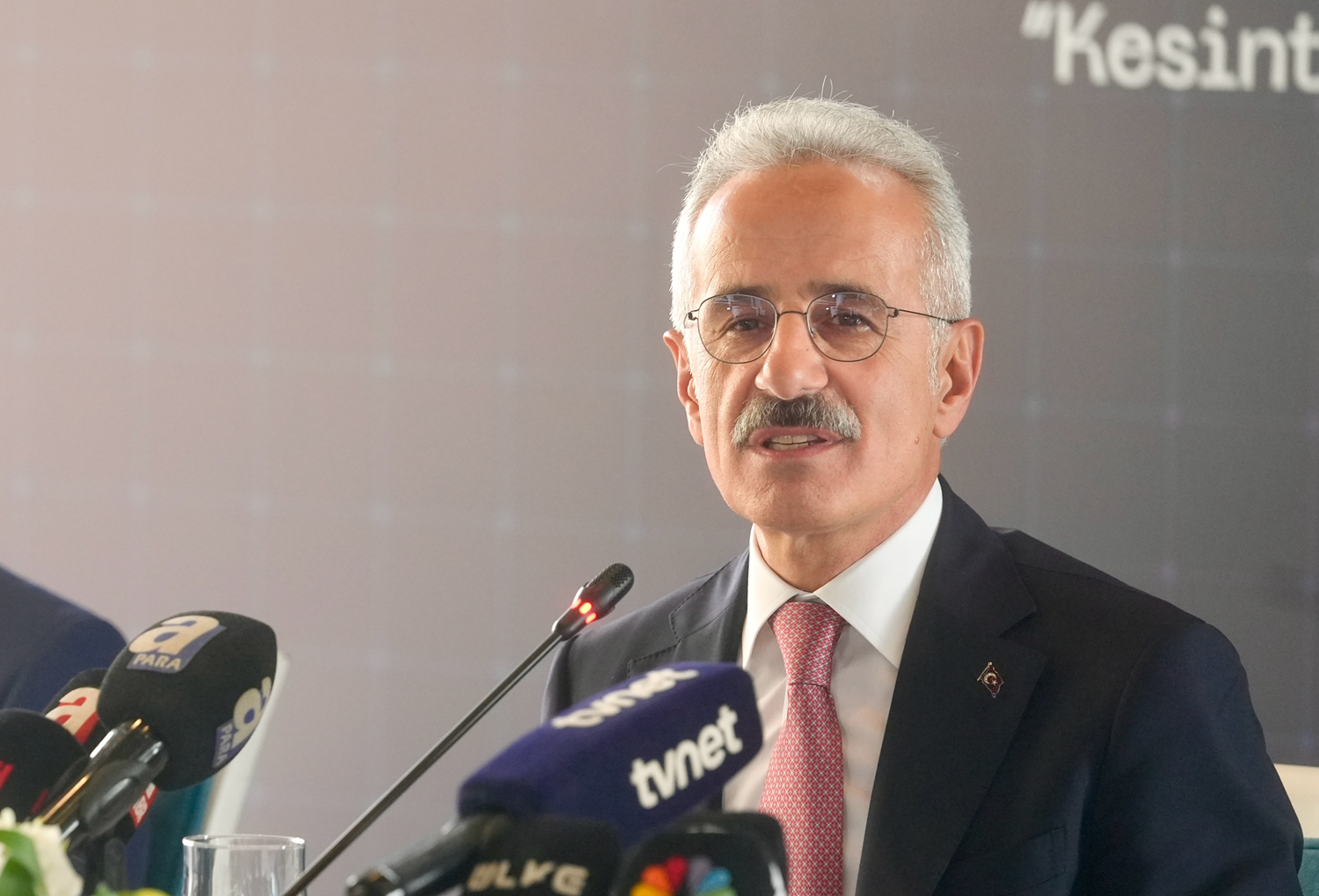 Bakan Uraloğlu'ndan 