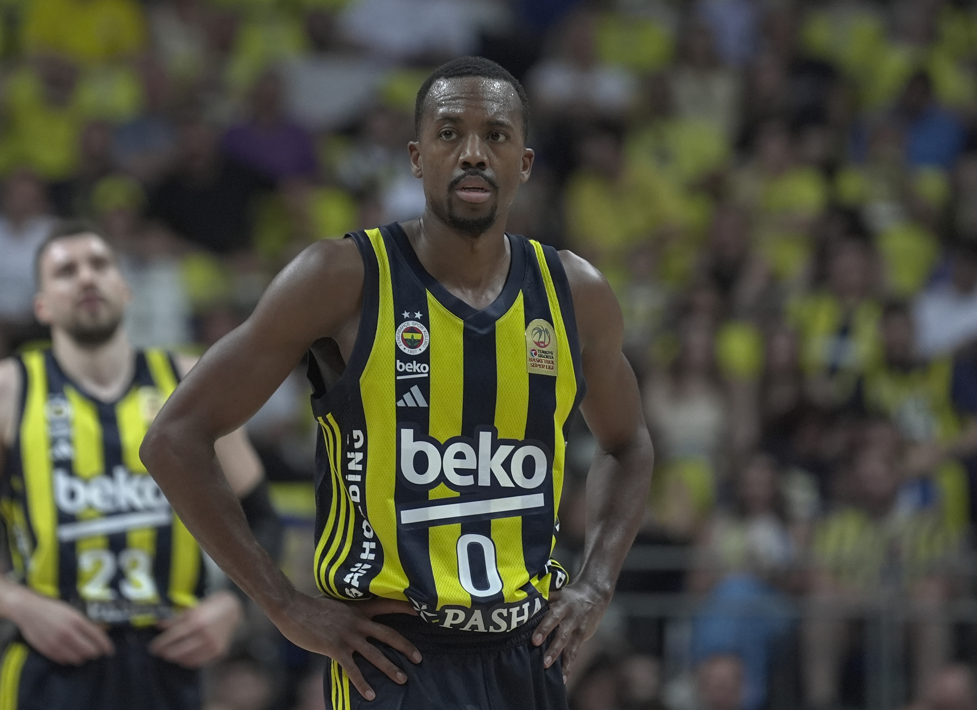 Fenerbahçe Beko'ya TBF'den para cezası