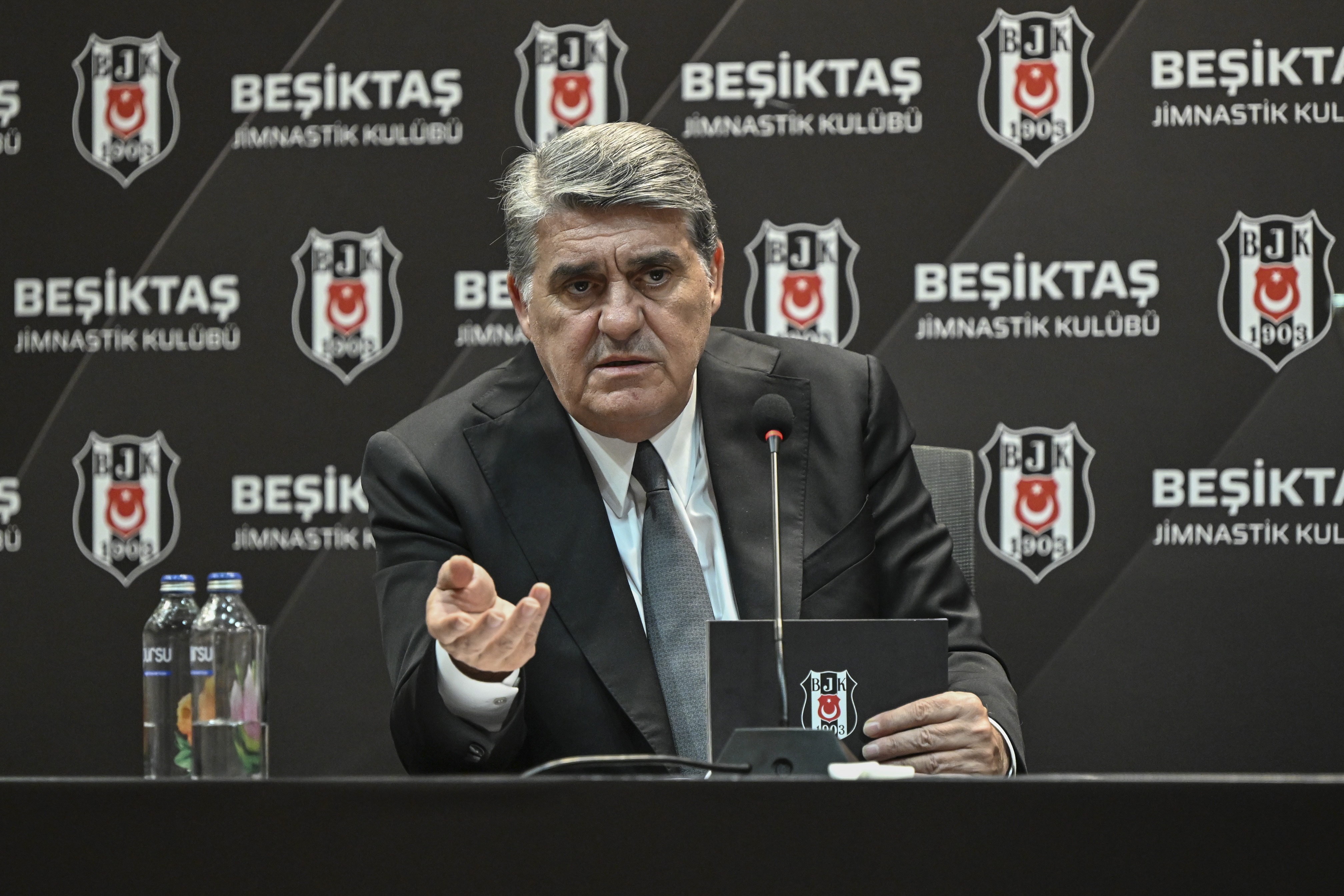 Beşiktaş'ta olağanüstü genel kurul günü