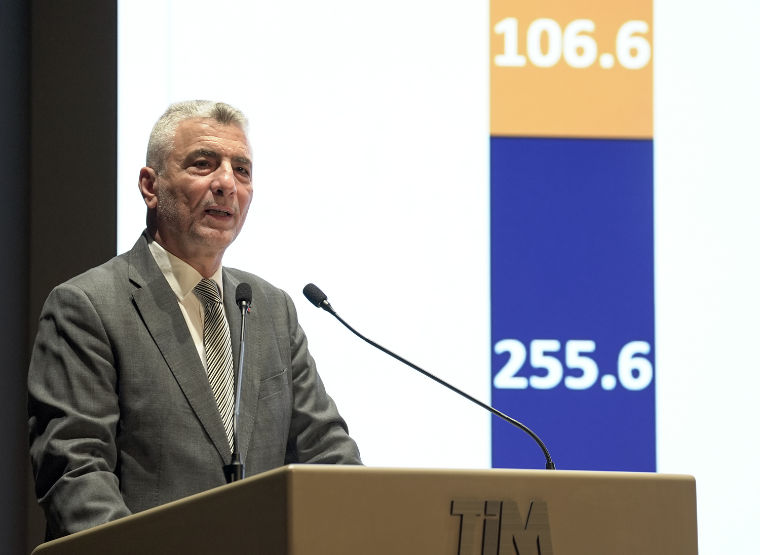 Bakan Bolat: Türkiye olarak geçen yıl 377 milyar dolar toplam mal ve hizmet ihracatı geliri kazandık